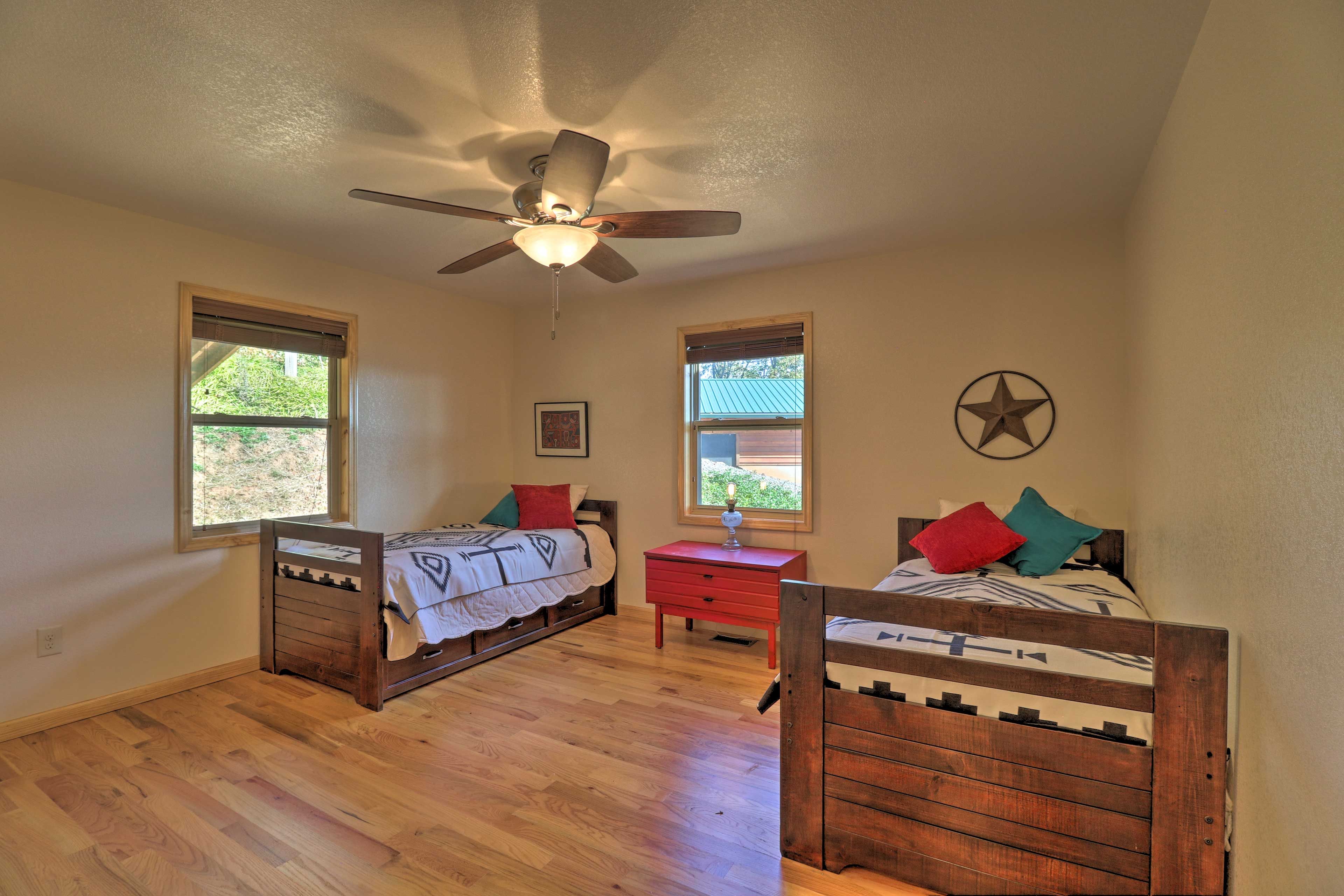 Bedroom 2 | 2 Twin Beds w/ Twin Trundle Beds | Linens Provided