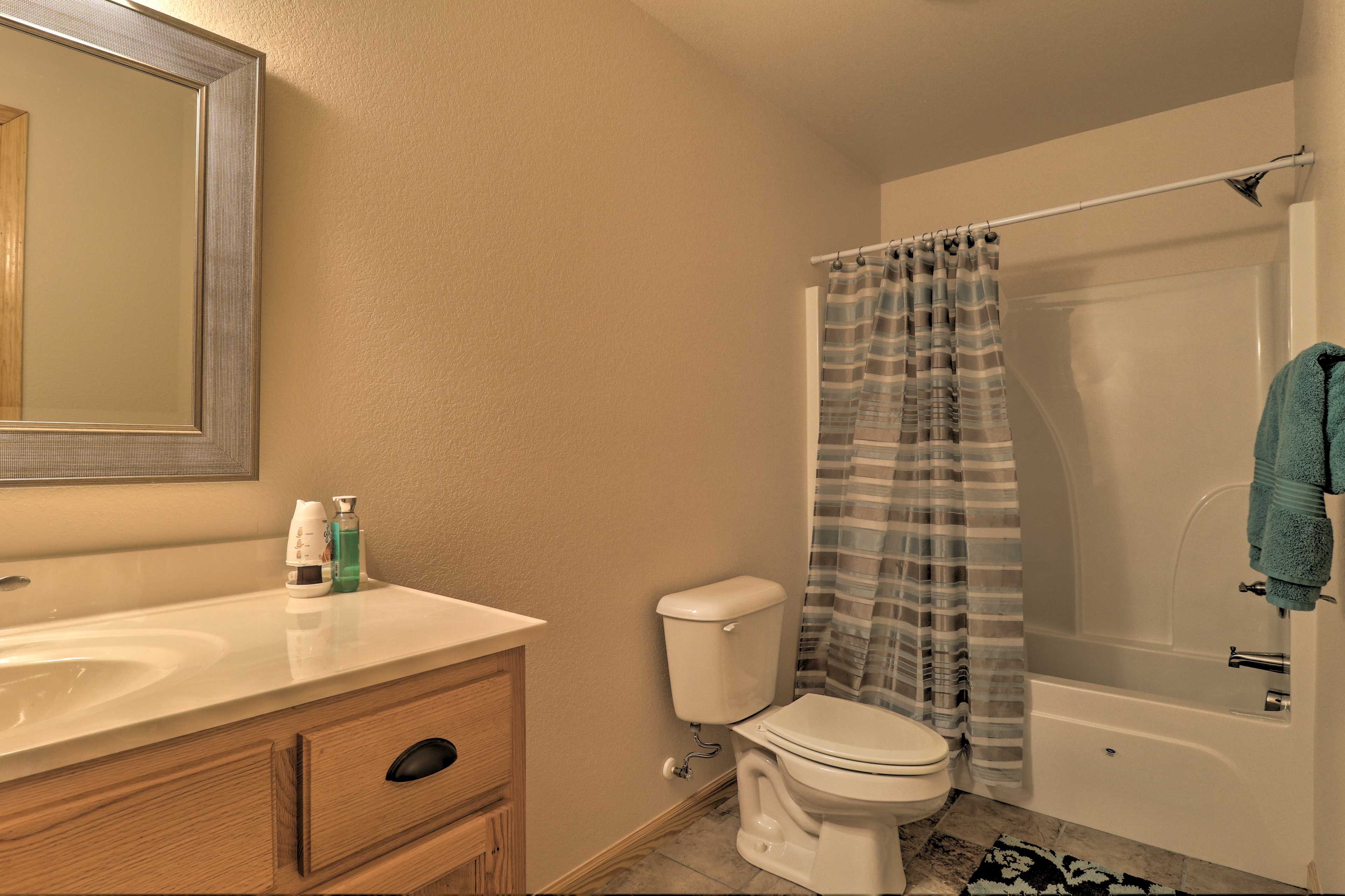 Full Bathroom | Downstairs | Stairs Required | Towels Provided