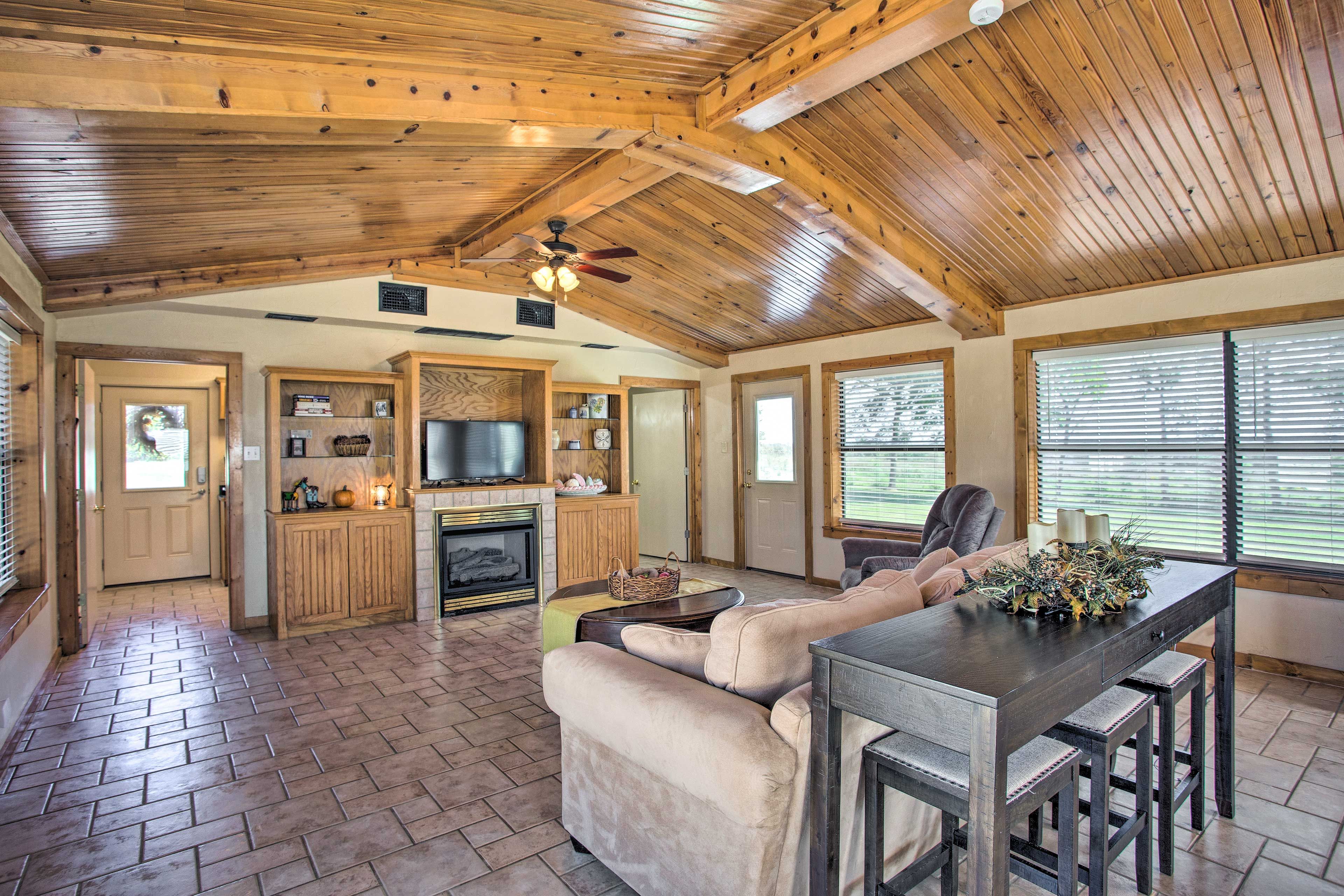 Calera Vacation Rental | Studio | 1 BA | 800 Sq Ft | 1 Story