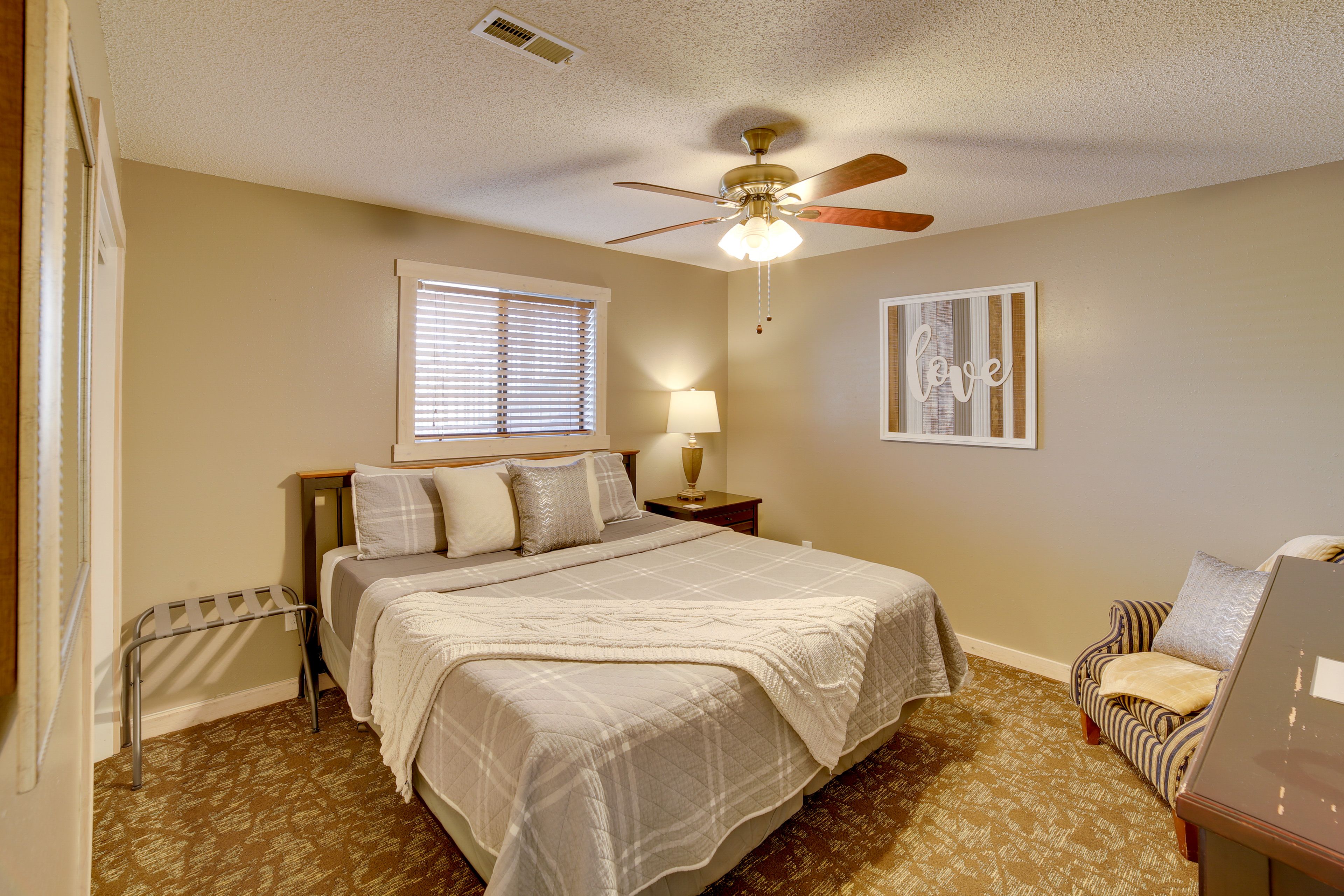 Bedroom 2 | King Bed