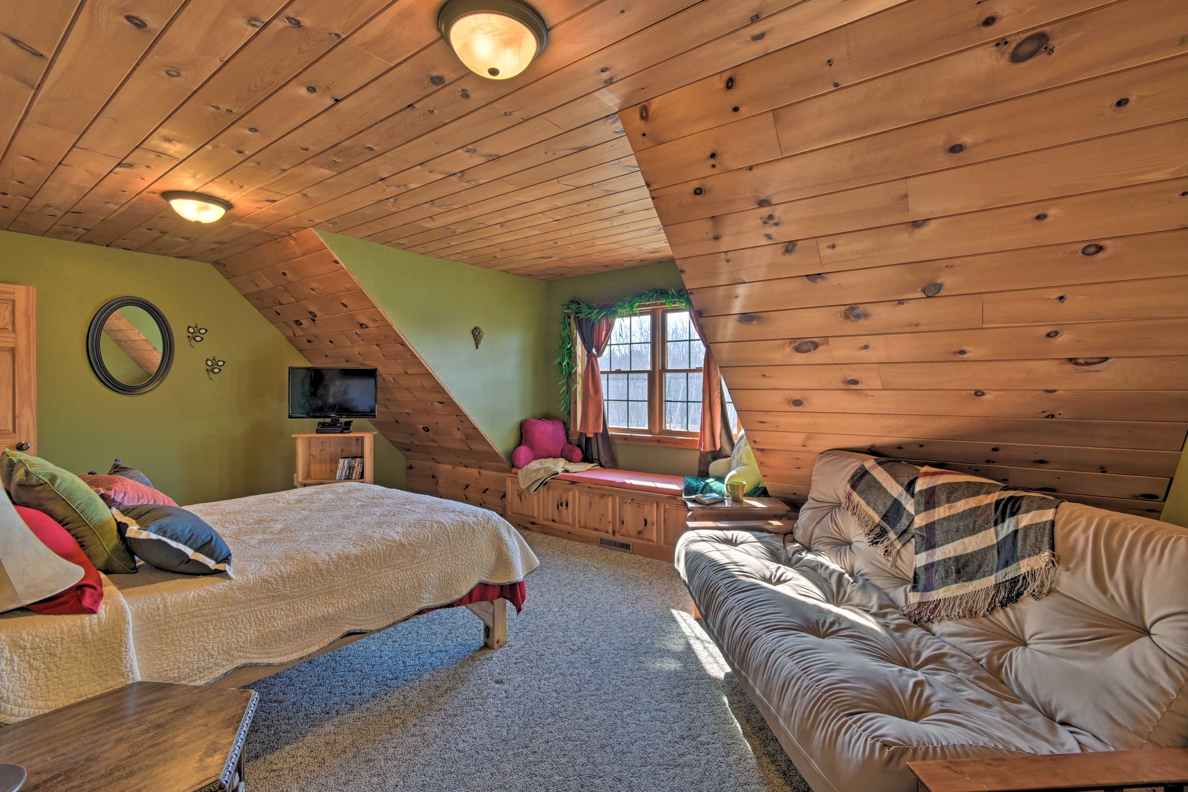 Bedroom 1 | Queen Bed | 2nd Floor | Sleeper Sofa | En-Suite Bathroom