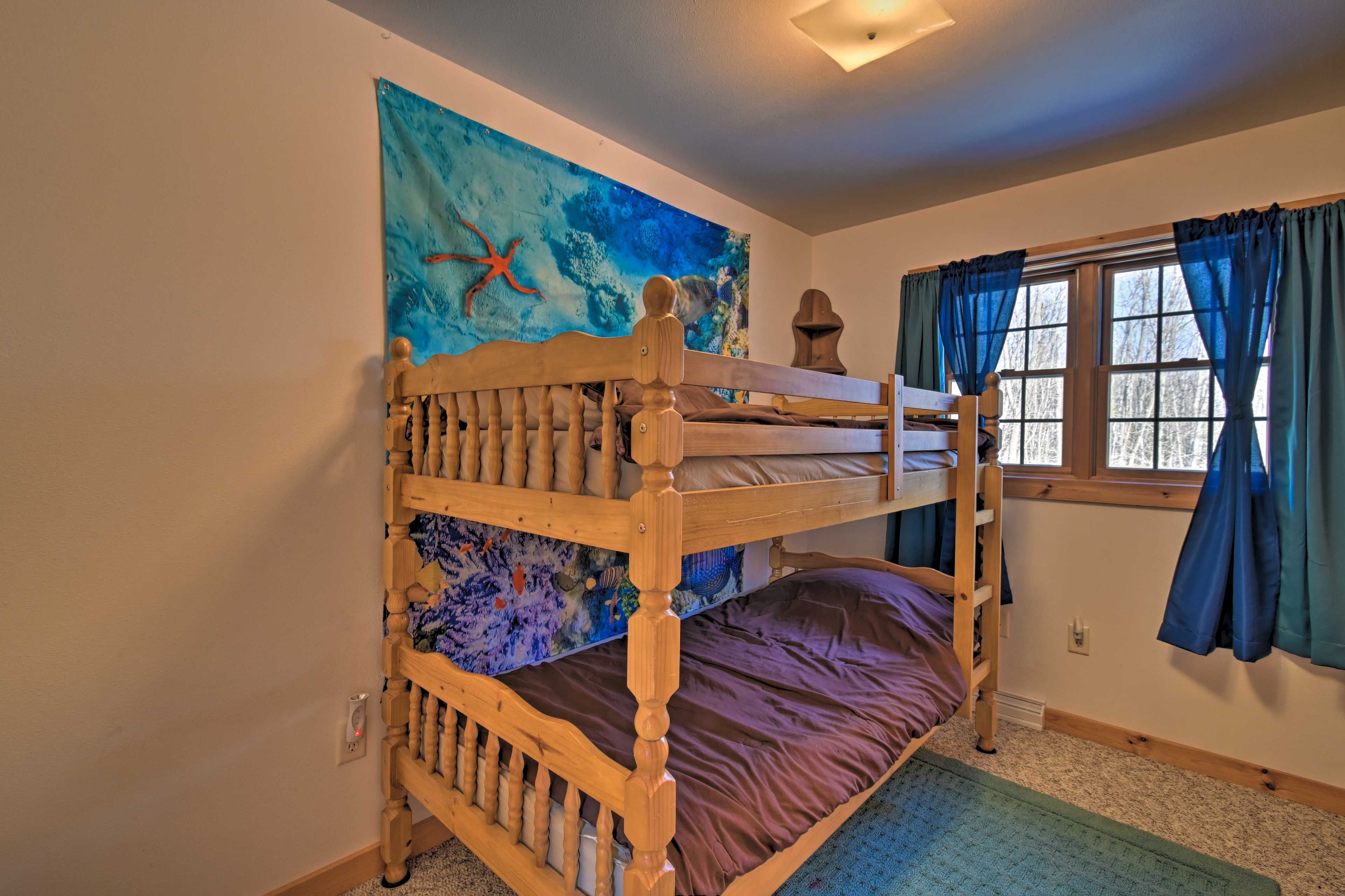 Bedroom 5 | Twin Bunk Beds | 2nd Floor