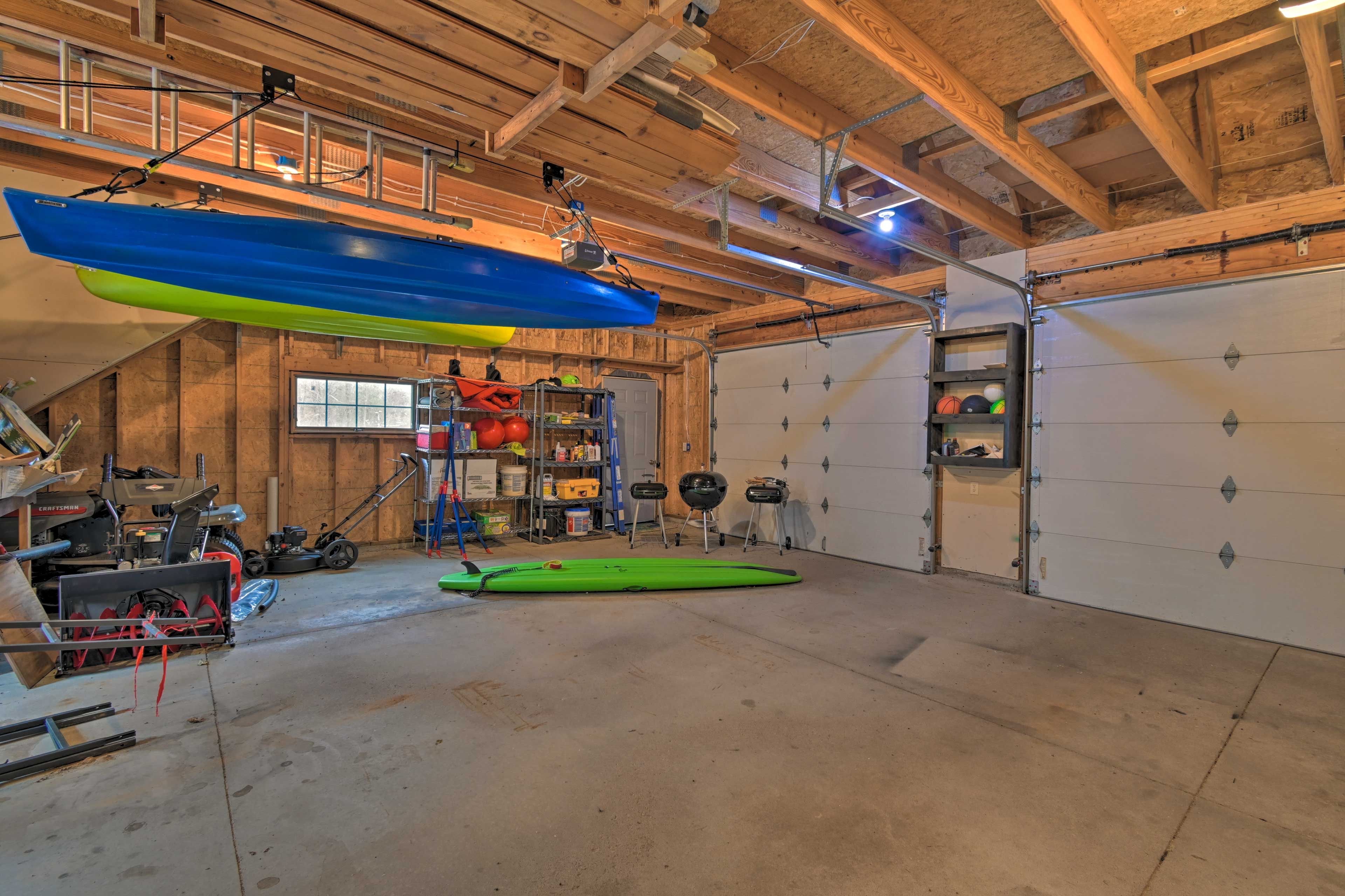 Parking | Garage (2 vehicles) | Driveway (6 vehicles)