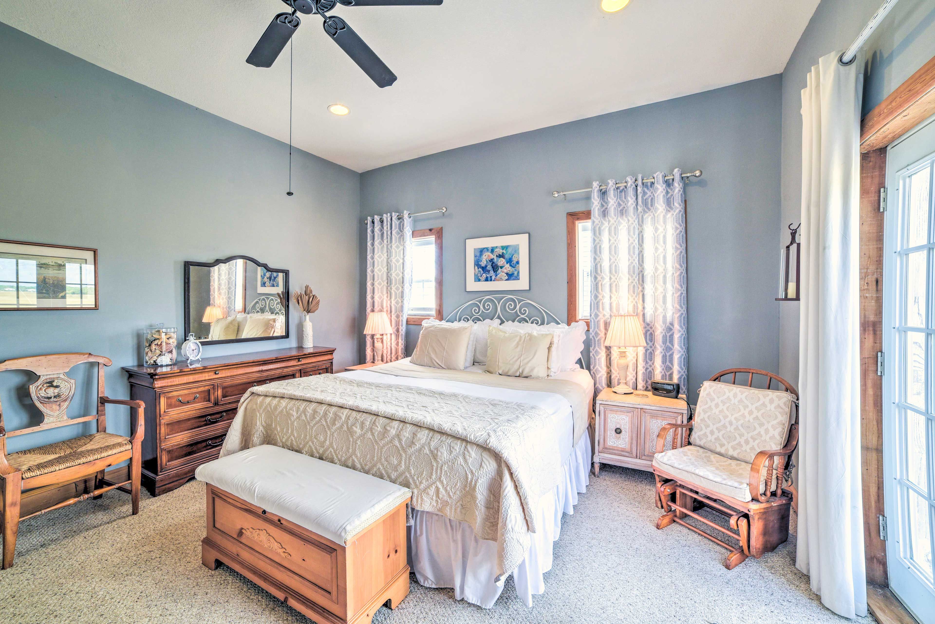 Bedroom 1 | Smart TV