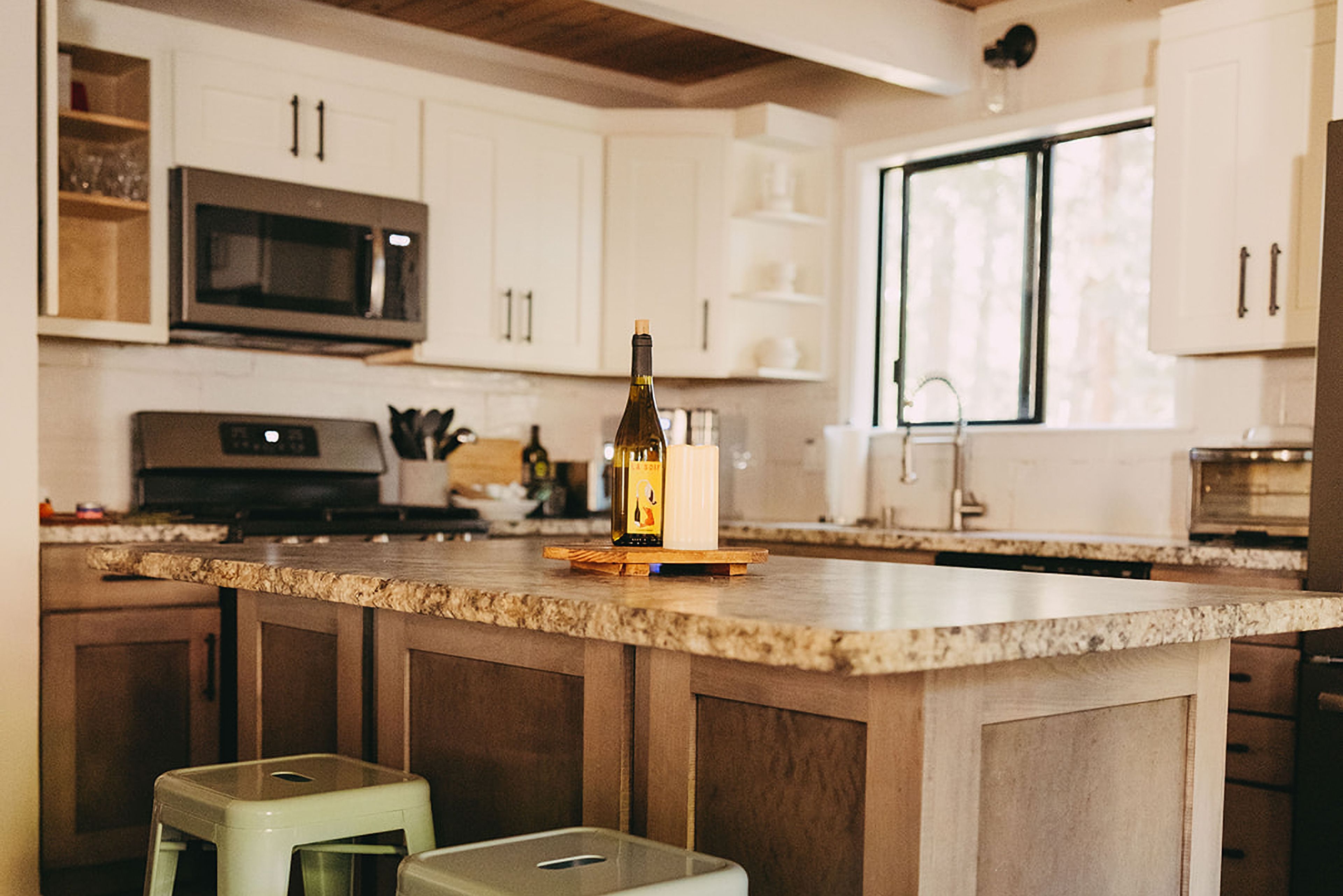 Fully Equipped Kitchen | Crock-Pot | Dishware & Flatware | 1st Floor