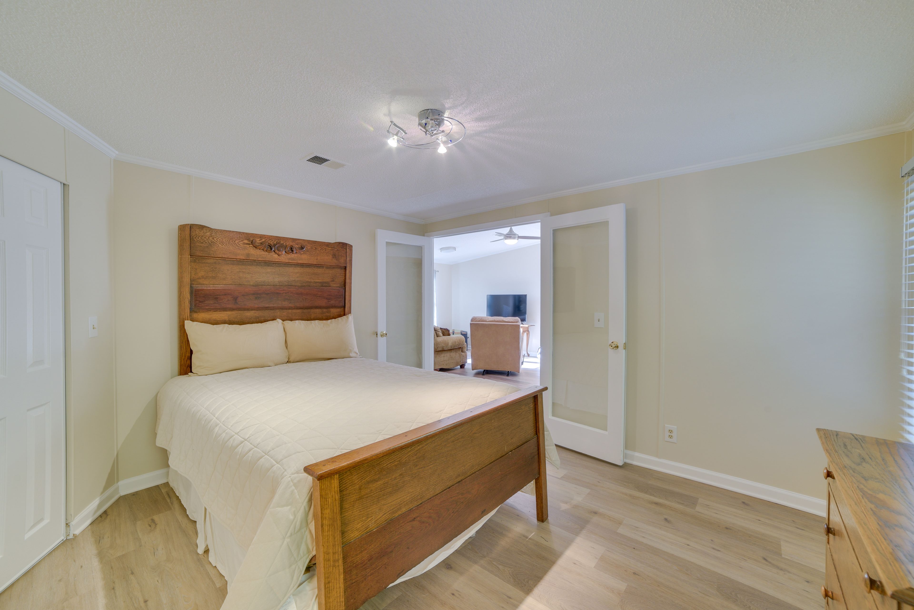 Bedroom 1 | Queen Bed | Linens Provided