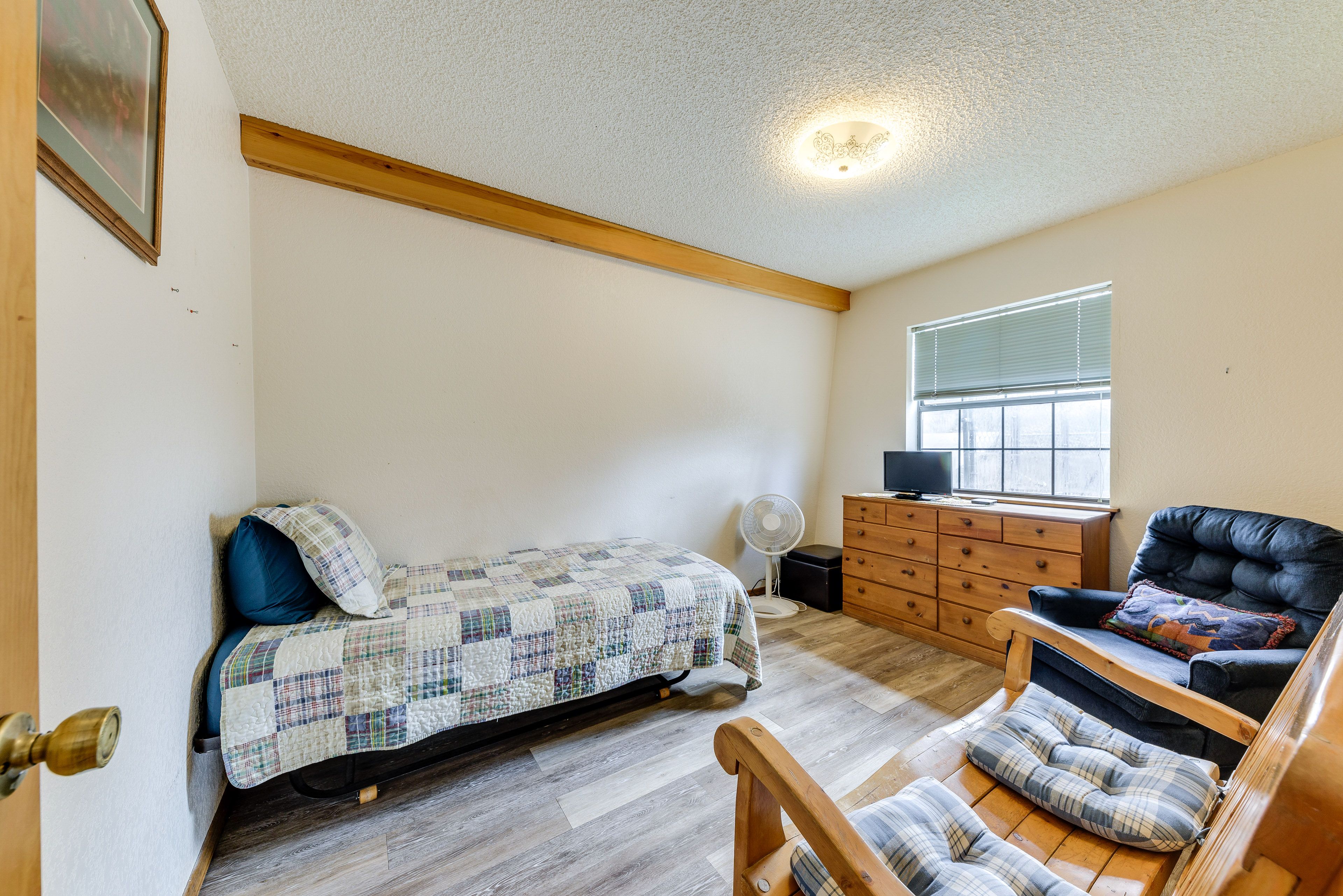 Bedroom 3 | Twin Bed