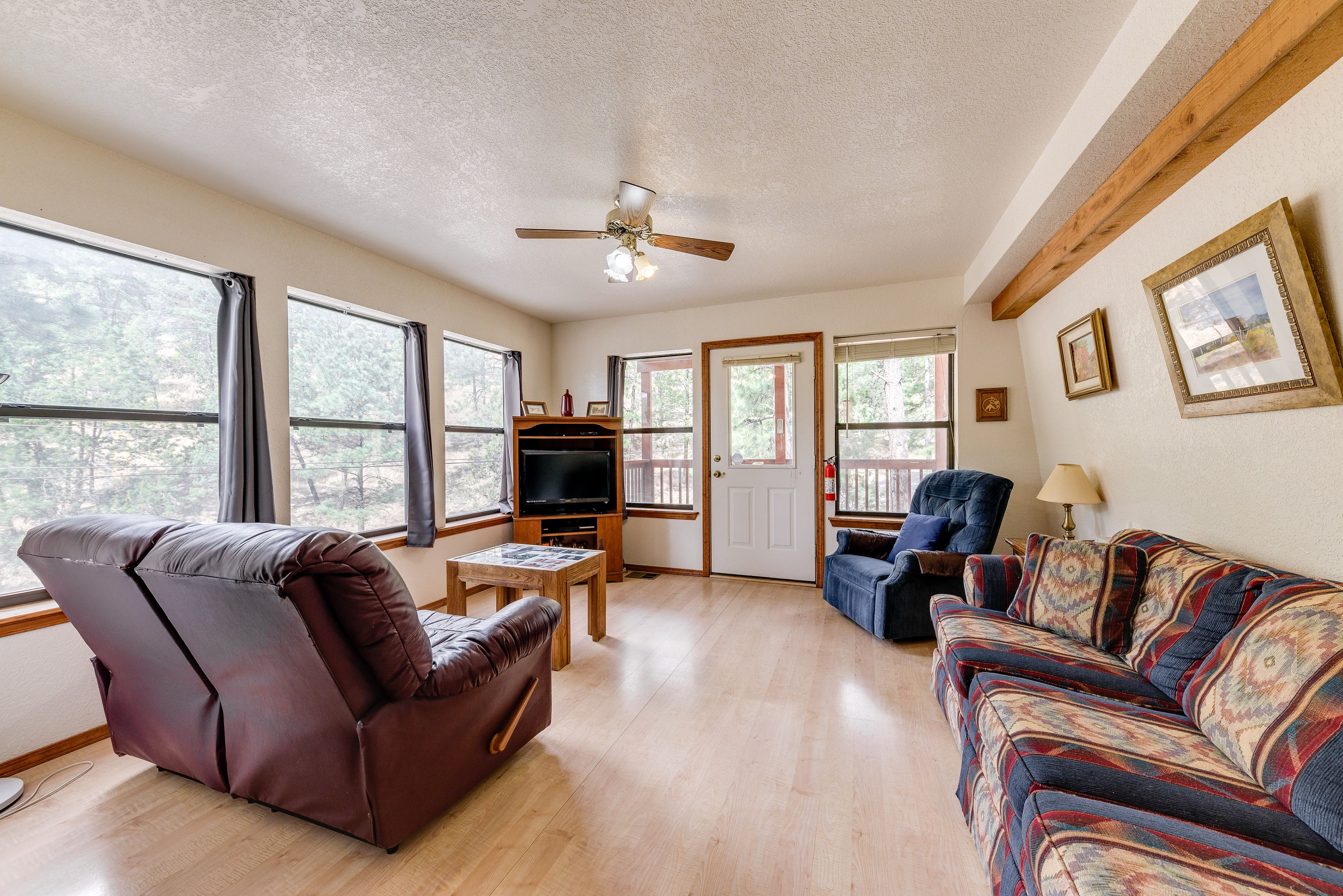 Living Room | Cable TV