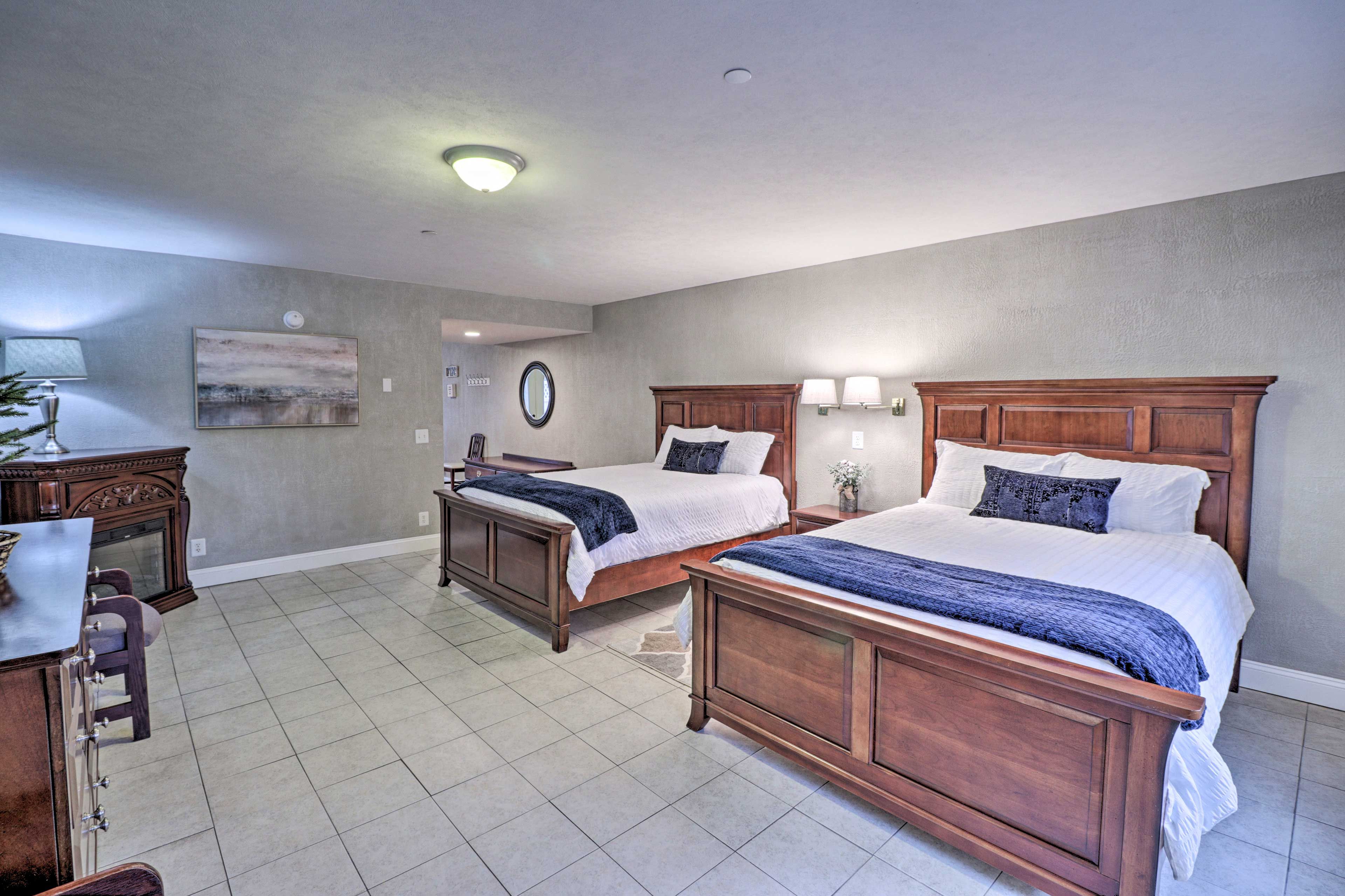 Studio | 2 Queen Beds | Pack 'n Play (Available Upon Request)