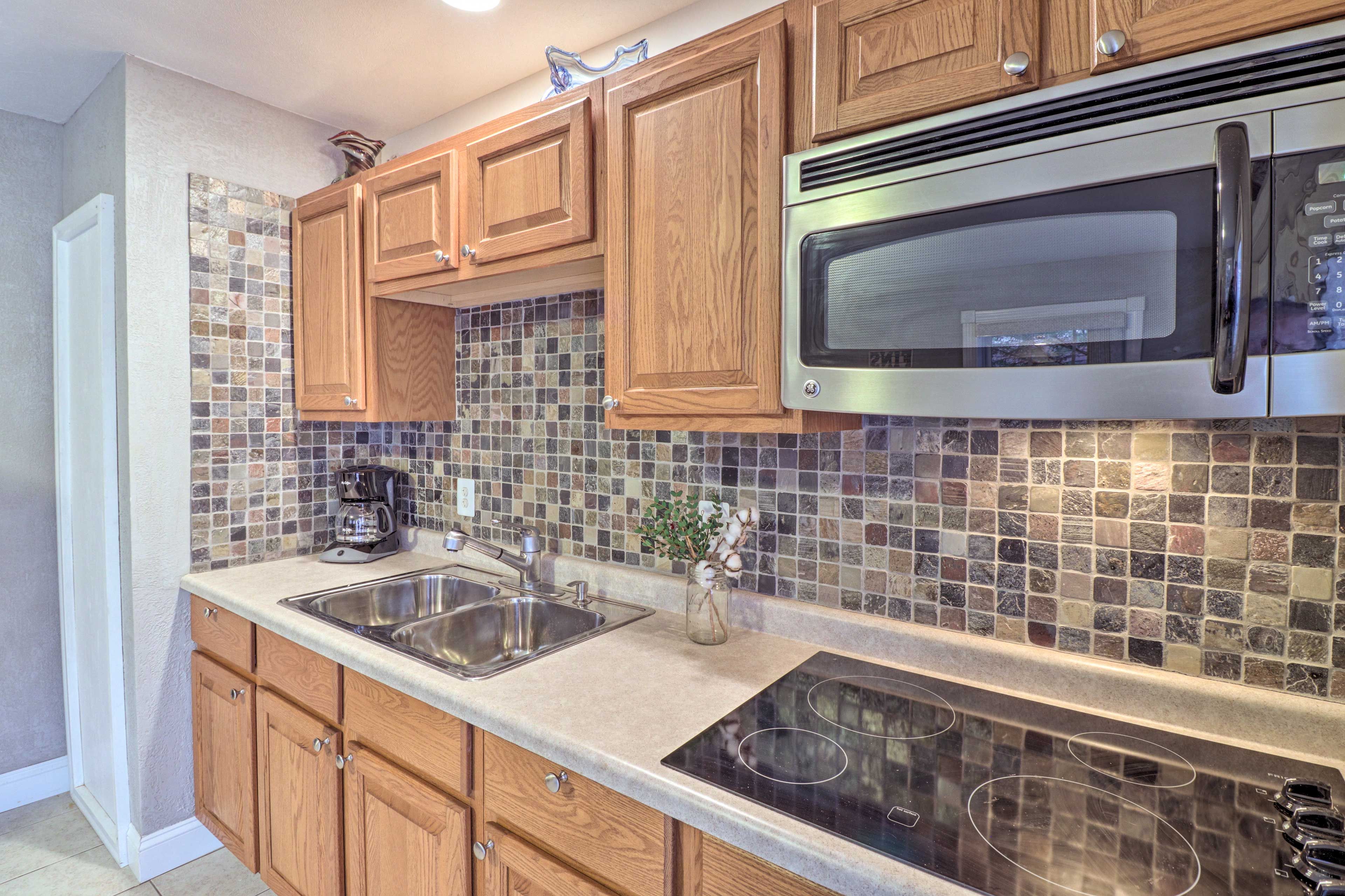 Well-Equipped Kitchen | Dishware & Flatware