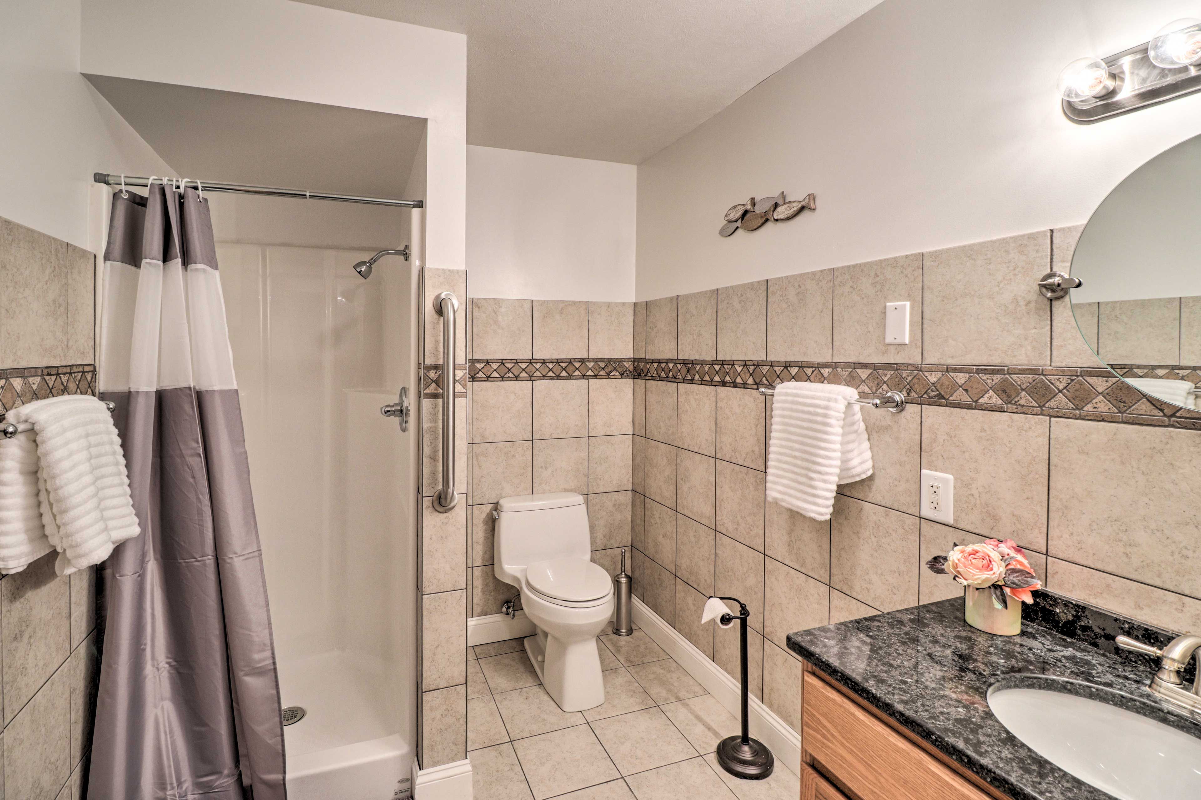 Full Bathroom | Complimentary Toiletries | Grab Rails