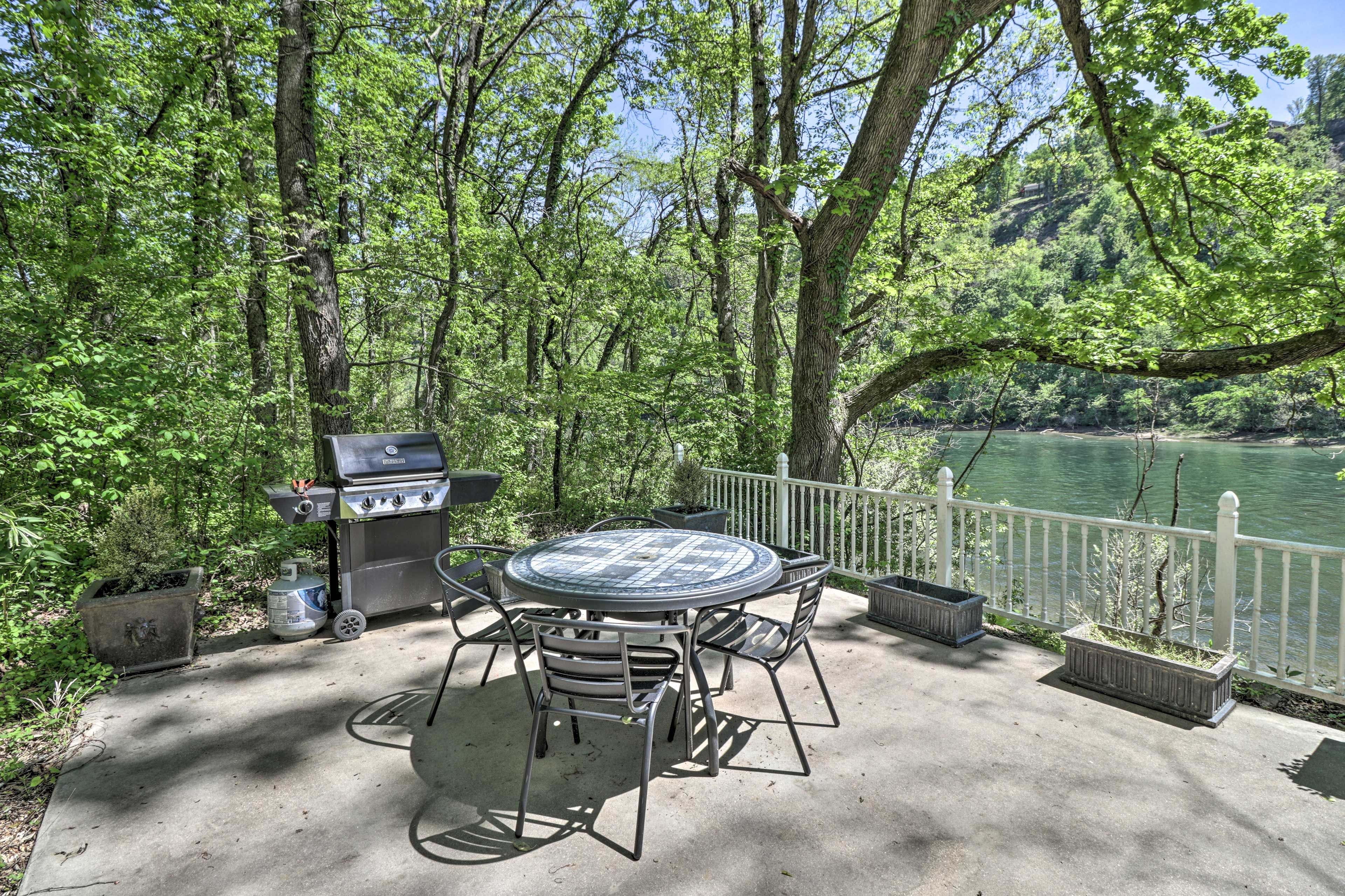 Shared Outdoor Space | Gas Grill