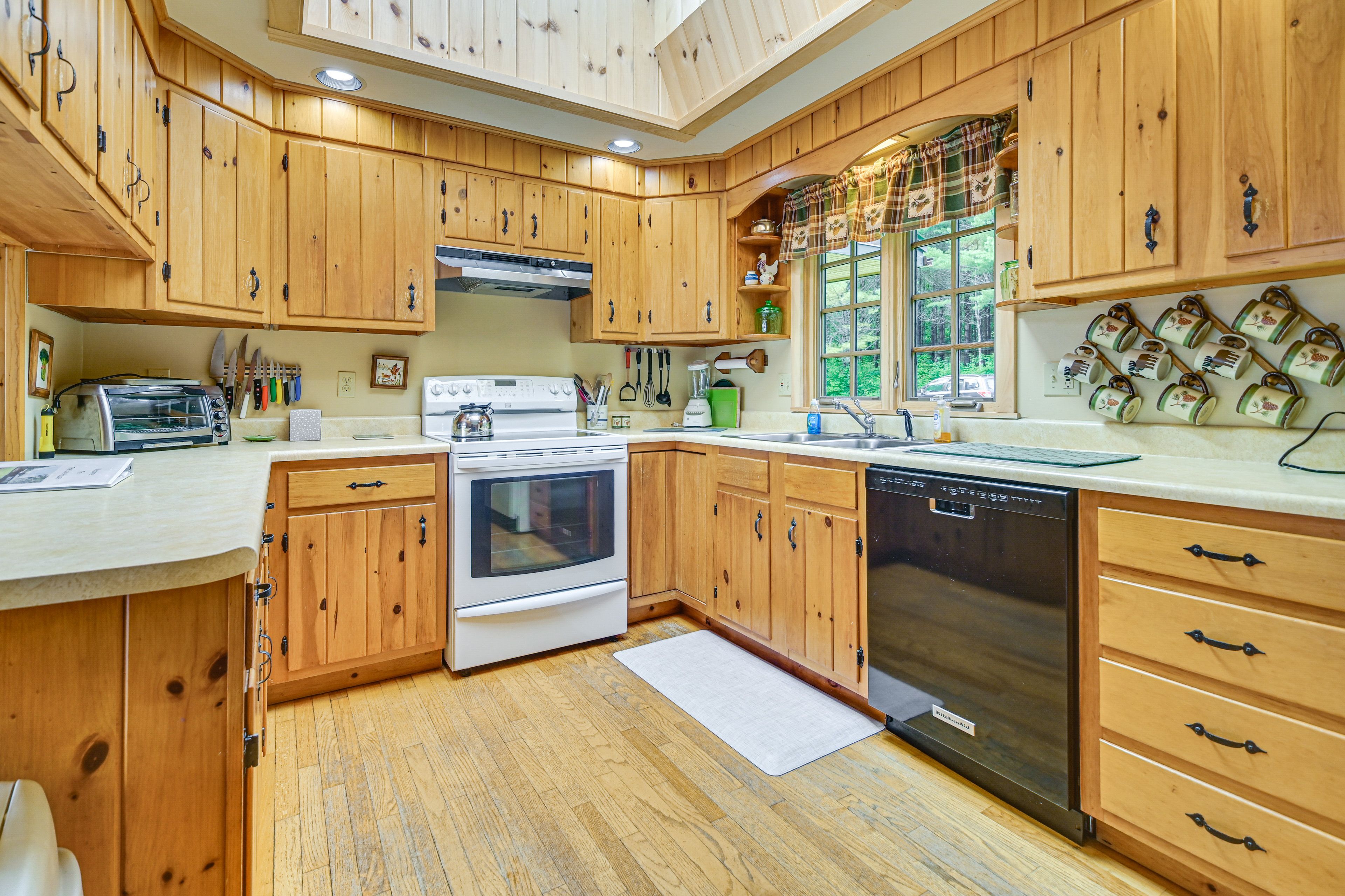 Kitchen | Dishware/Flatware | Toaster Oven