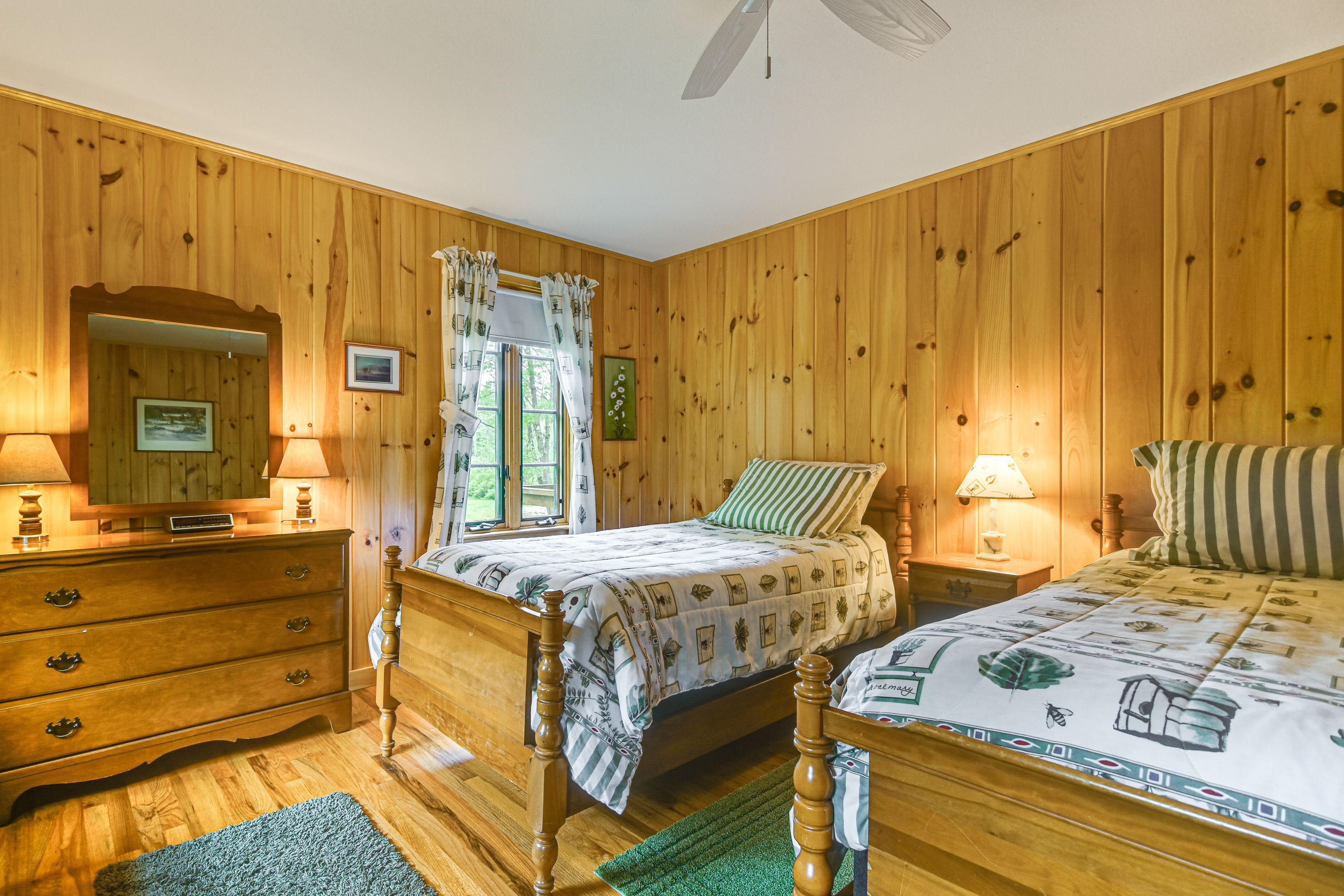 Bedroom 3 | 2 Twin Beds