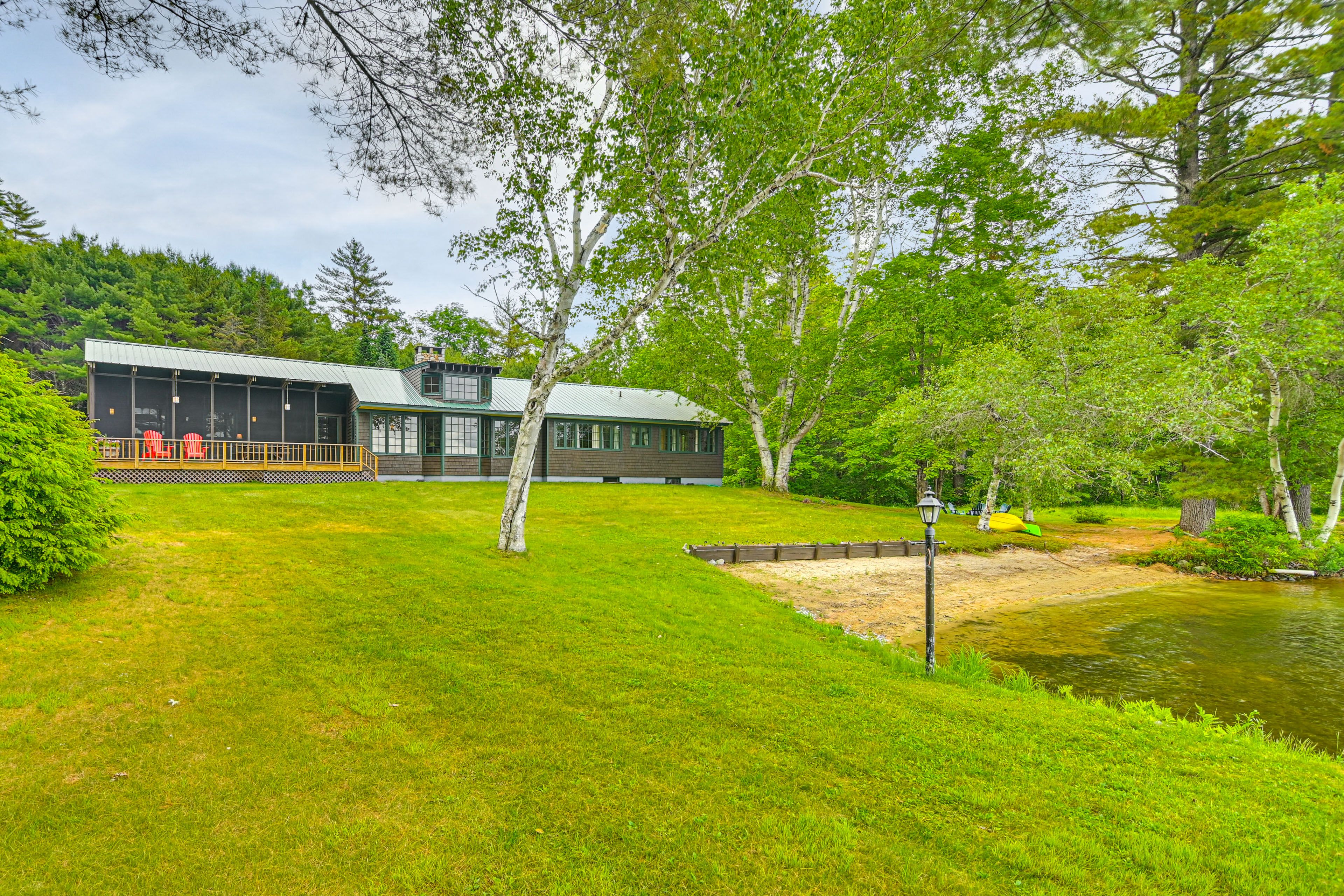 Beach Access | 2 Kayaks + 2 Canoes Provided