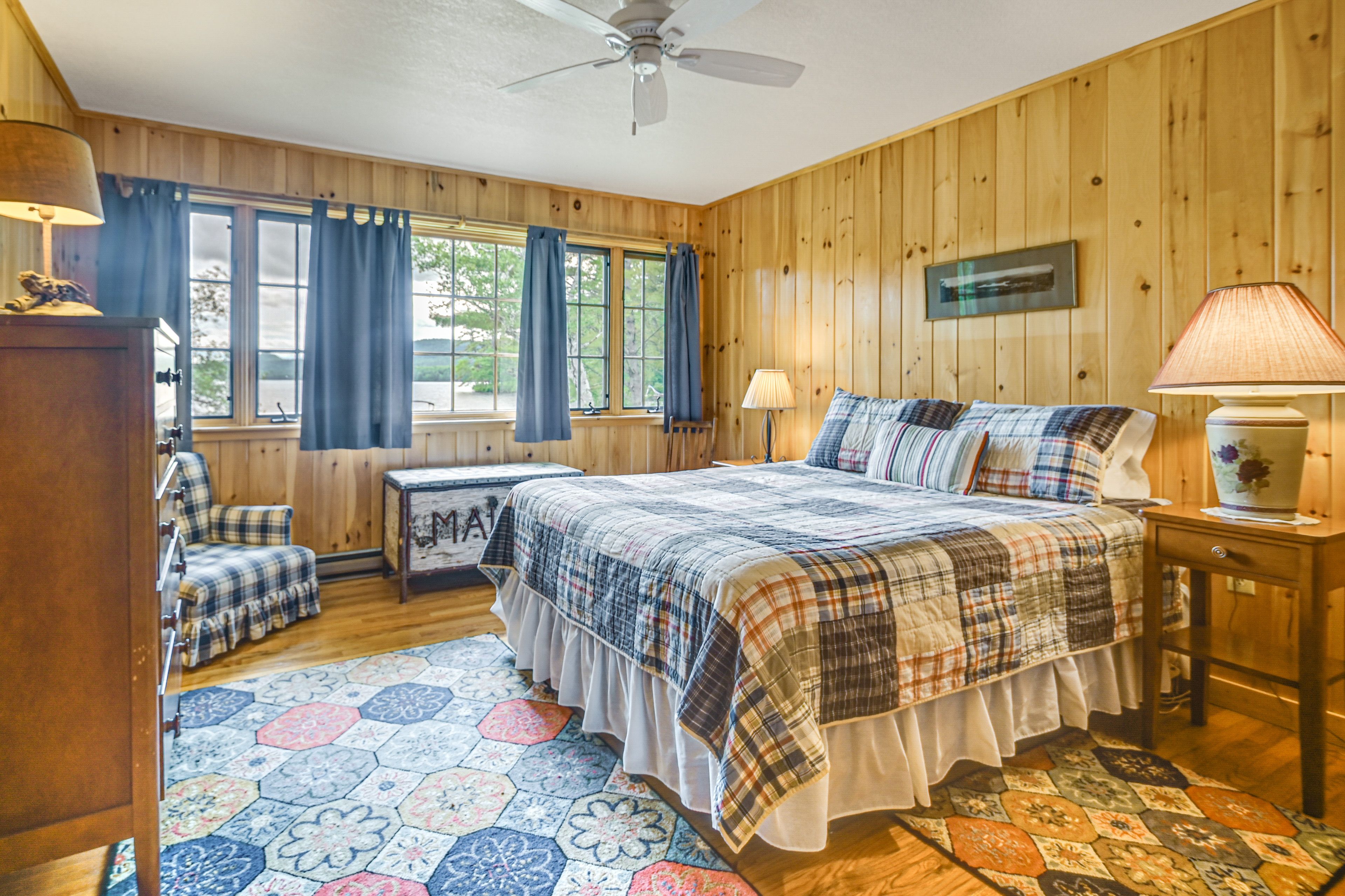 Bedroom 2 | Queen Bed