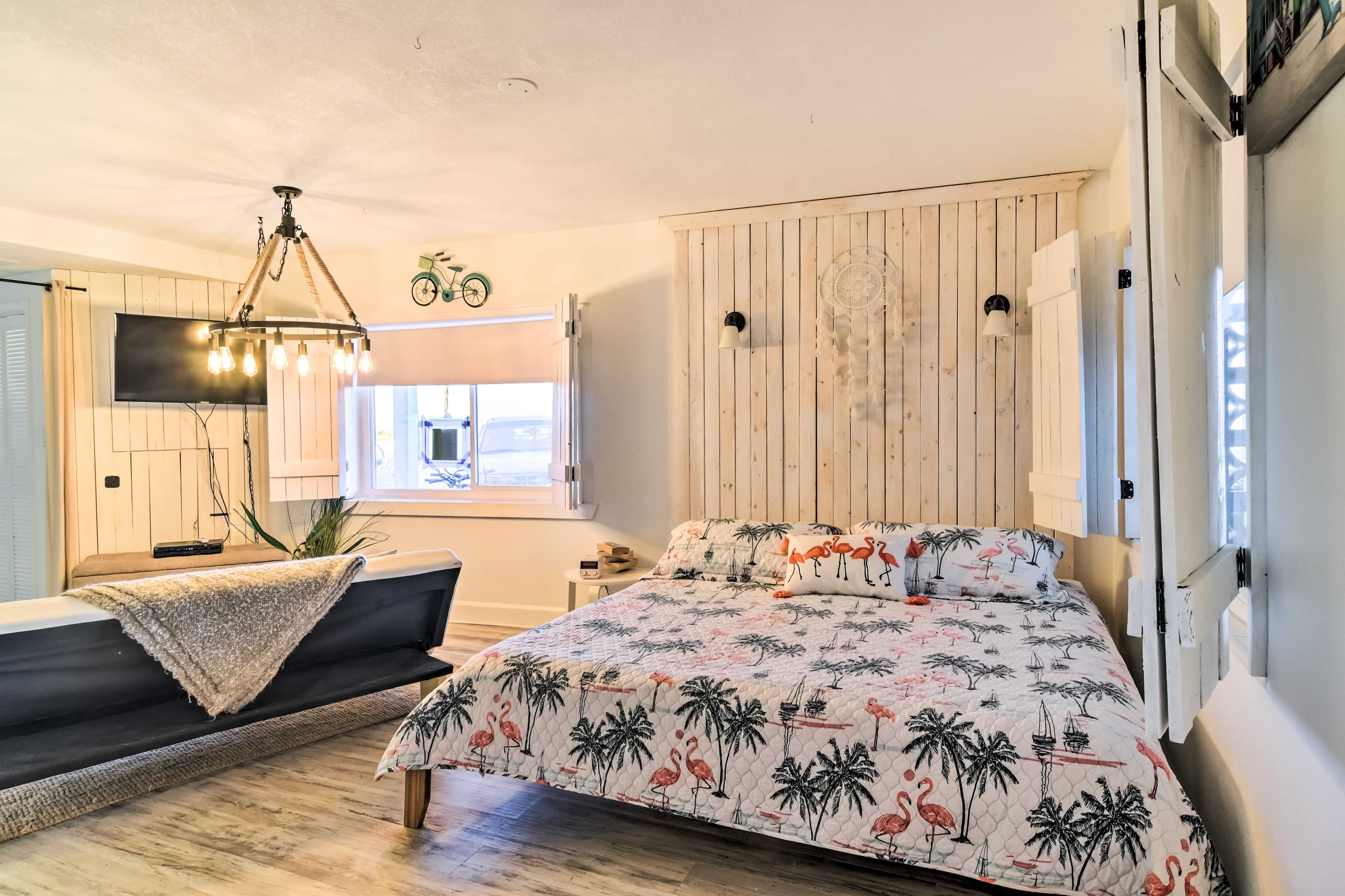 Studio | Ding Bed | Linens Provided
