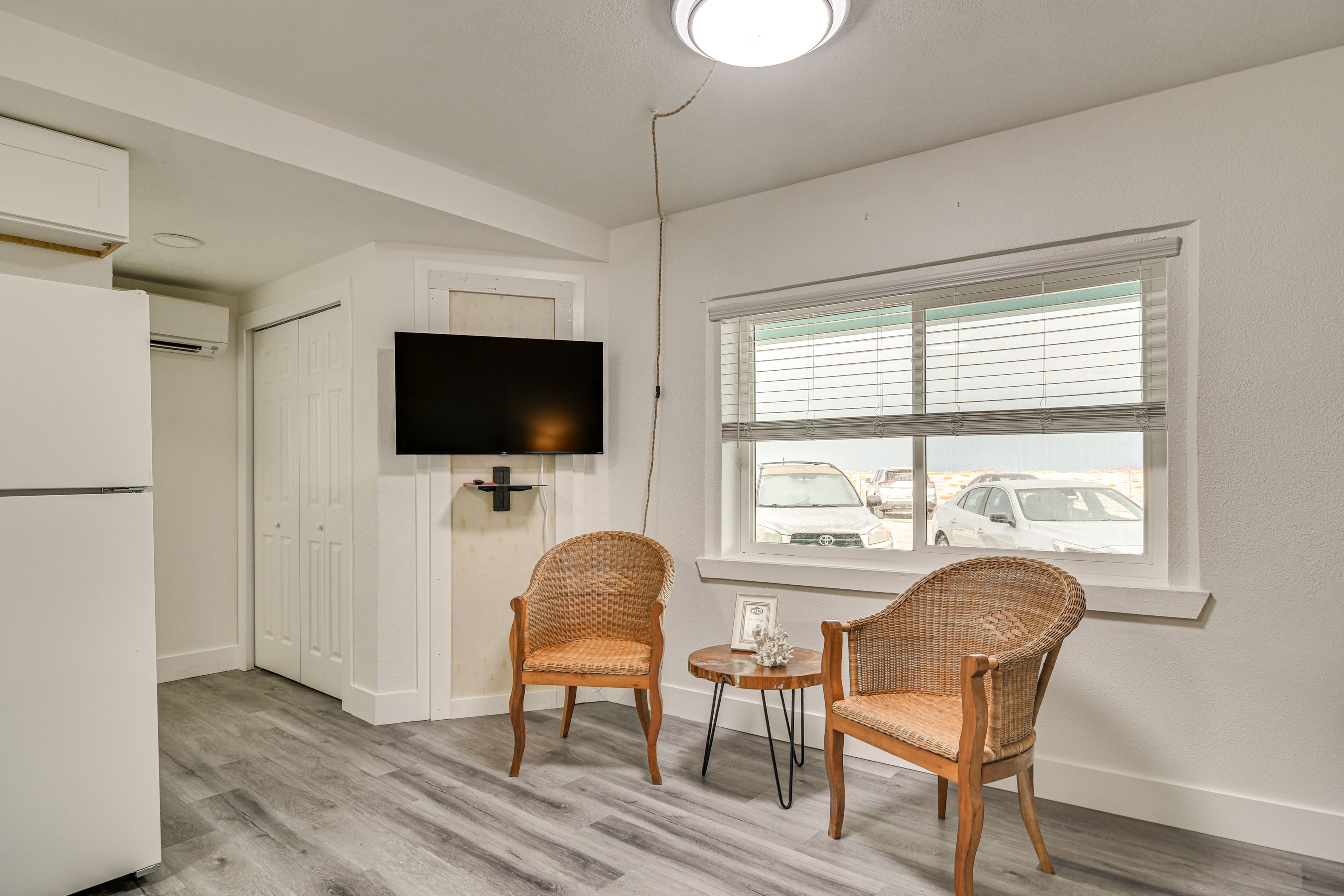 Living Area | Free WiFi