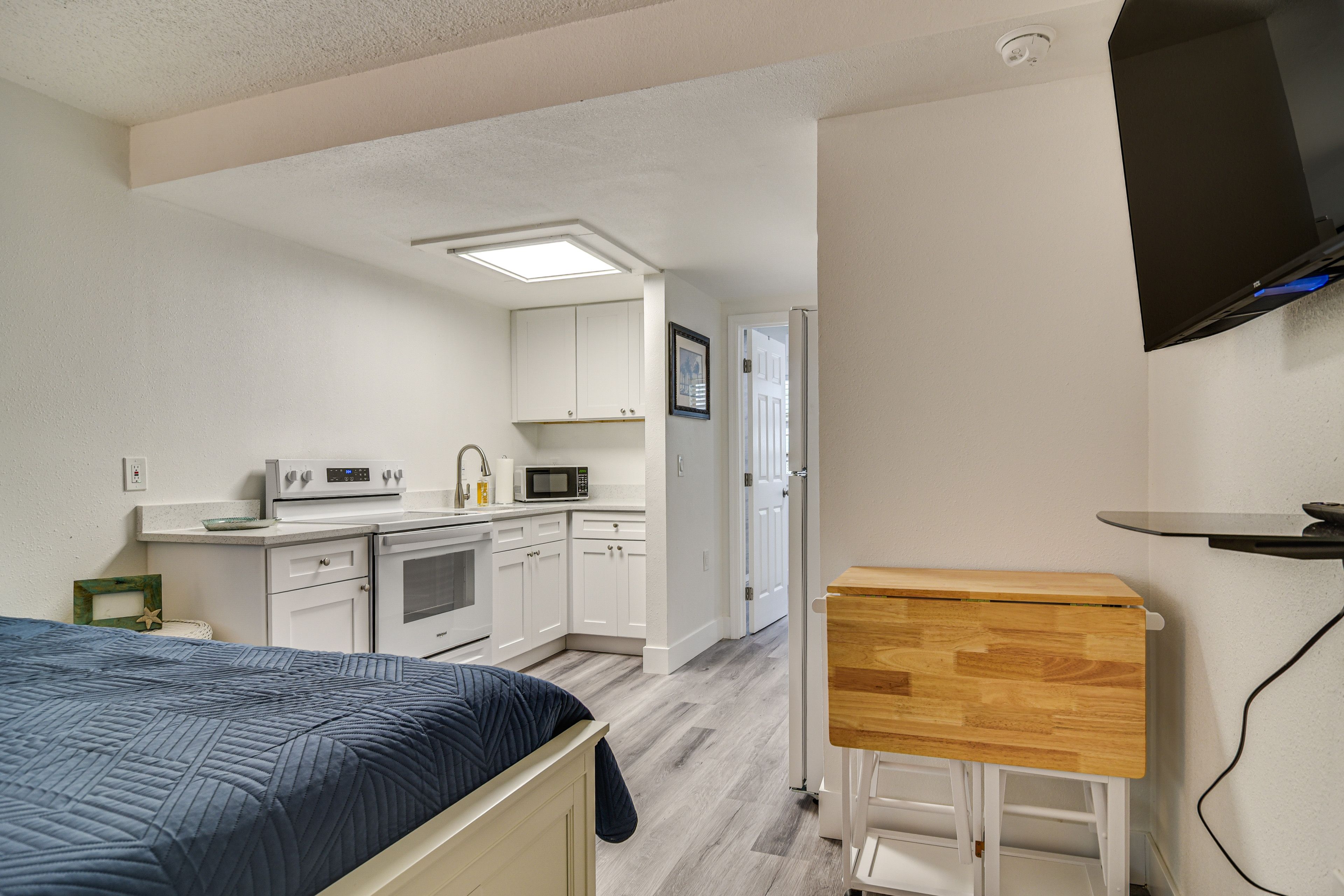 Kitchen | Toaster | Cooking Basics | Trash Bags & Paper Towels