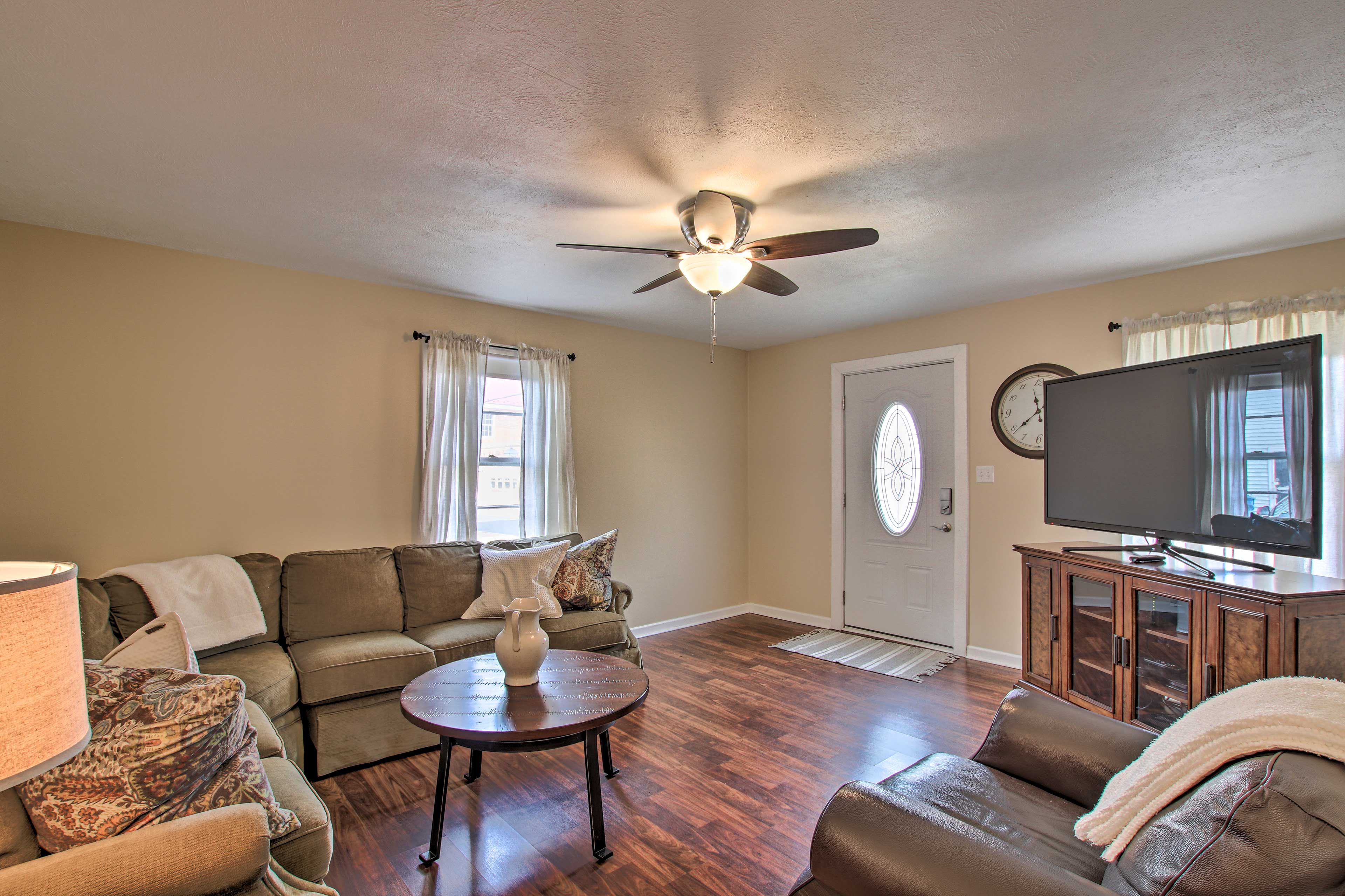 Main Living Area | Smart TV