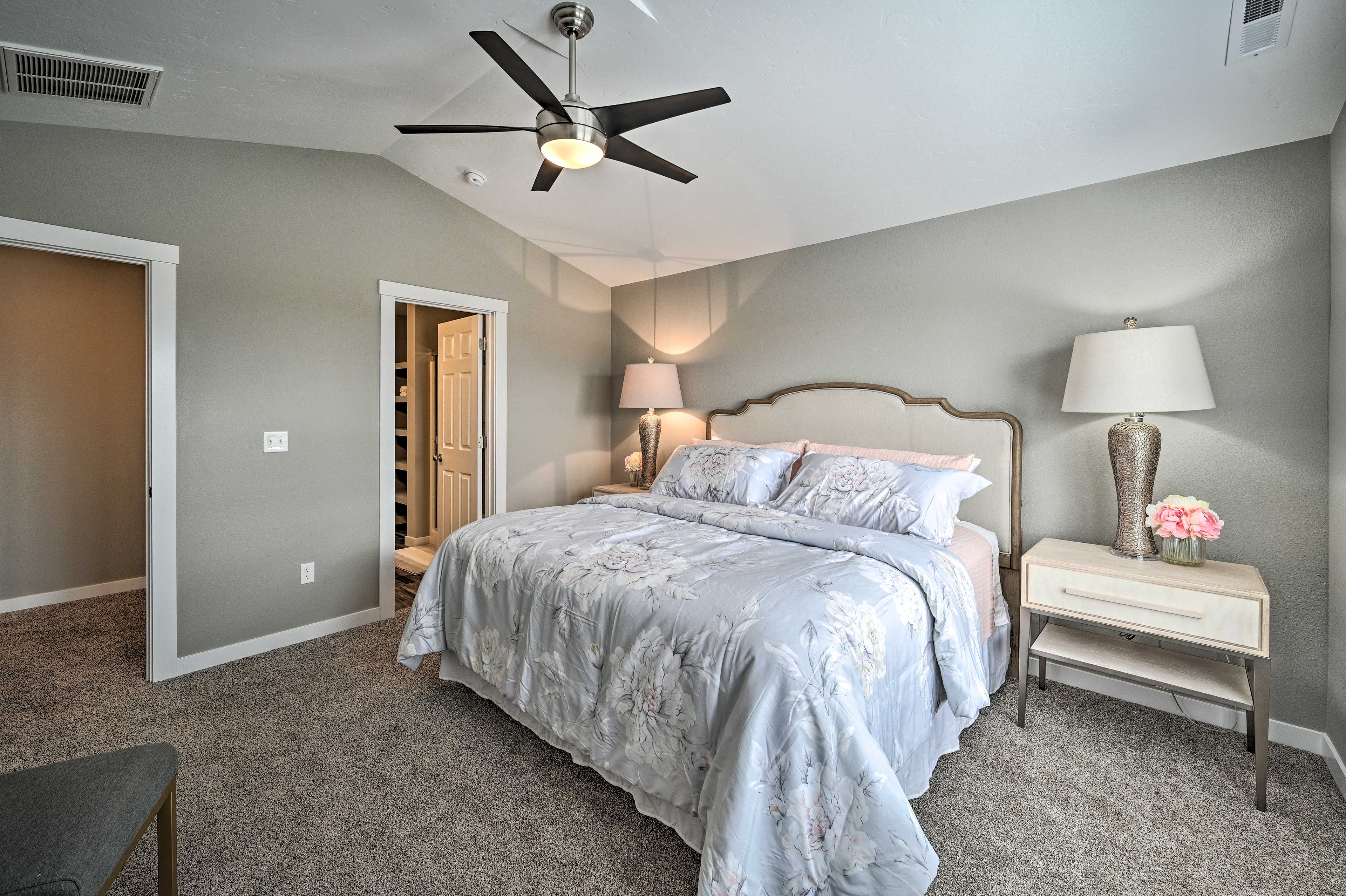Main Bedroom | Linens Provided