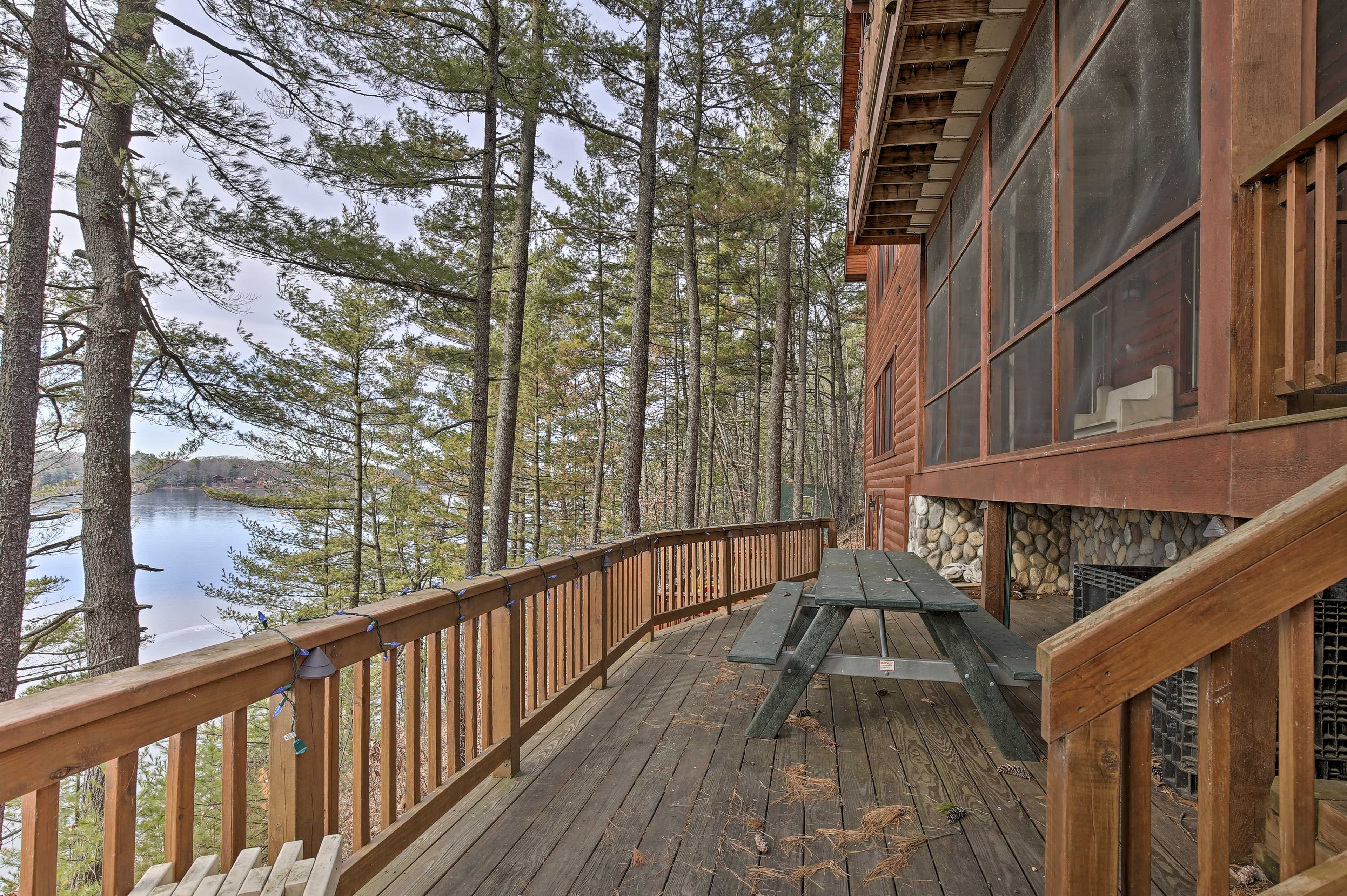 Balcony | Picnic Table