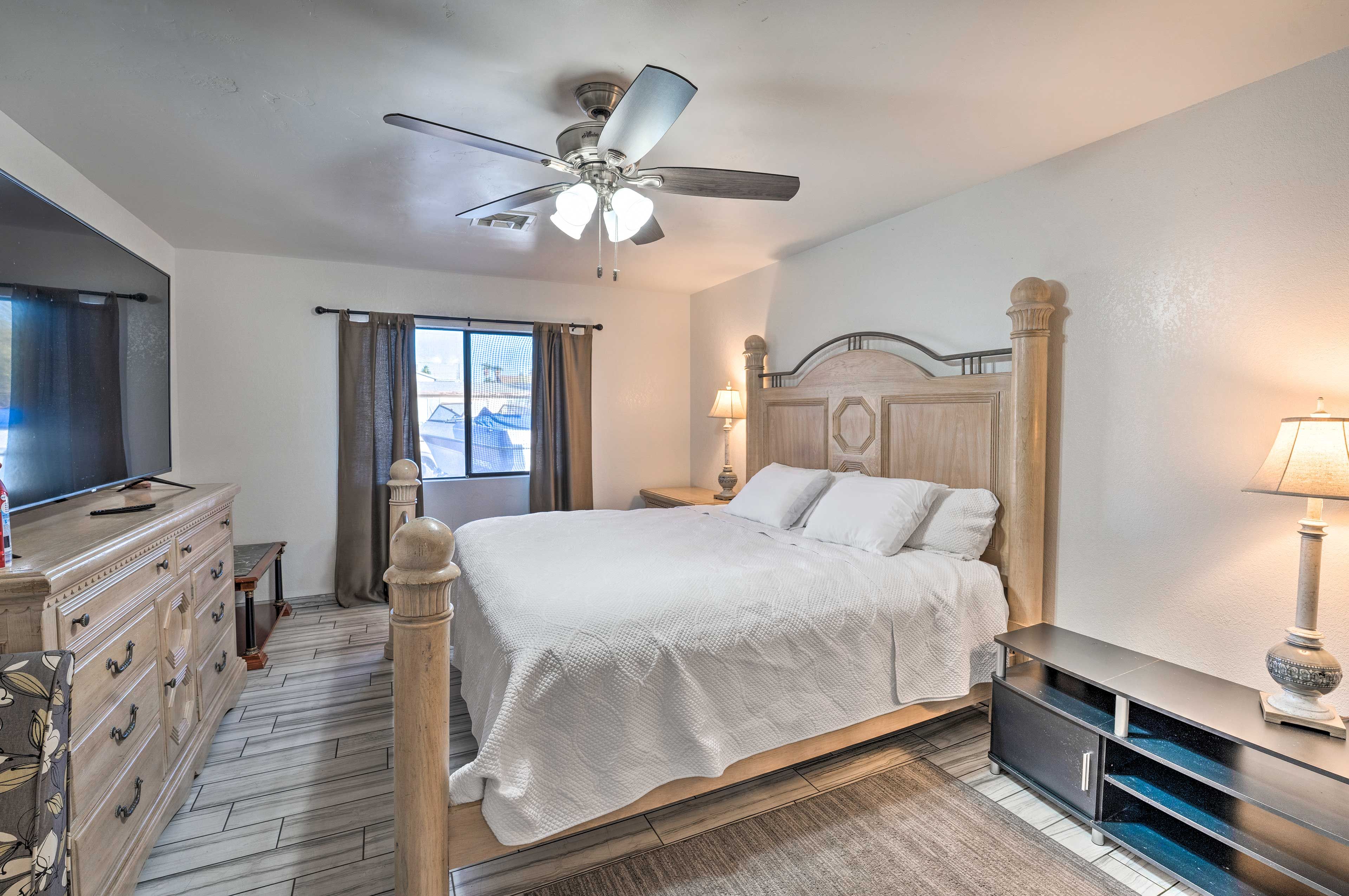 Bedroom 1 | California King Bed