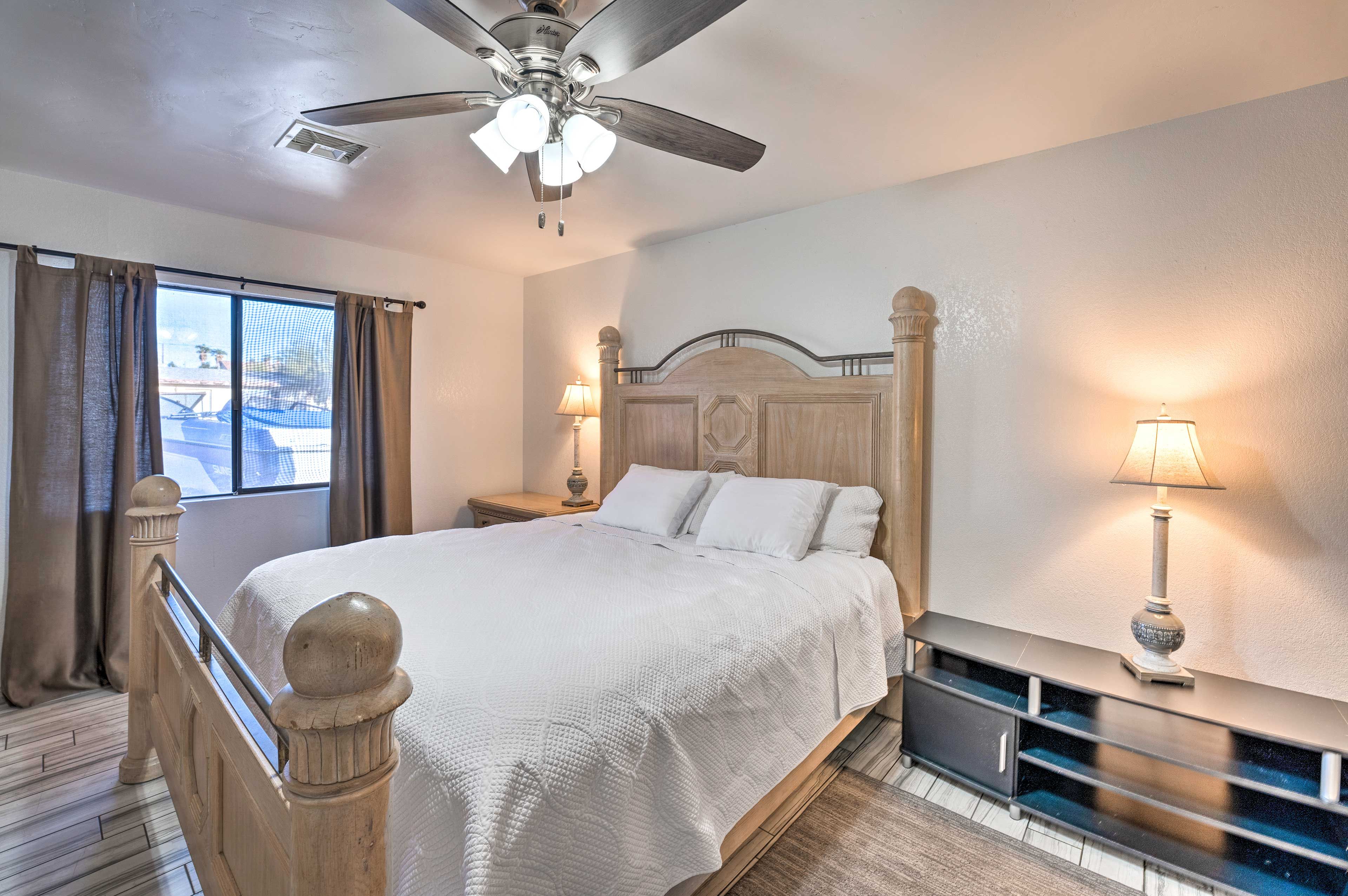 Bedroom 1 | Smart TV