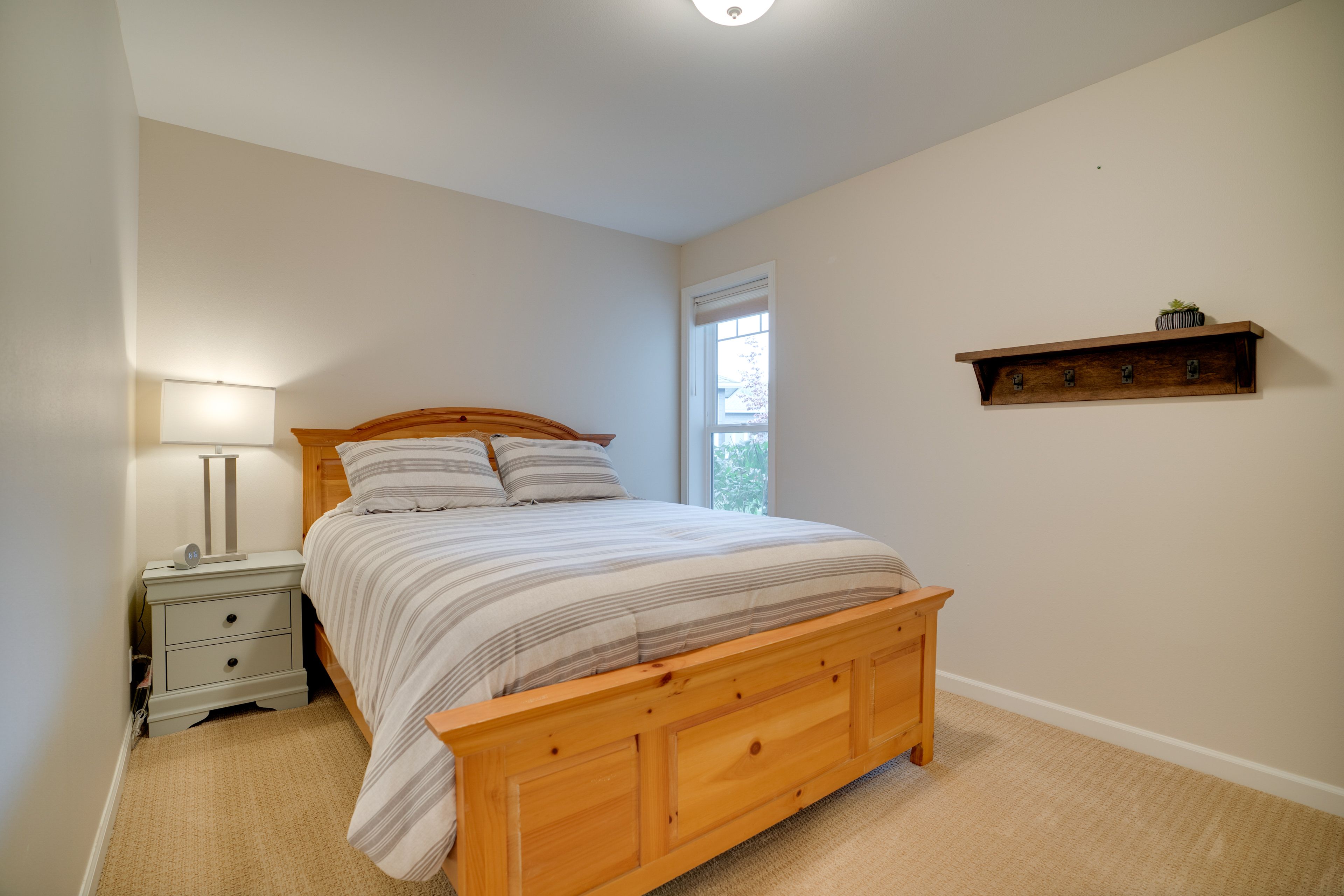 Bedroom 3 | Queen Bed