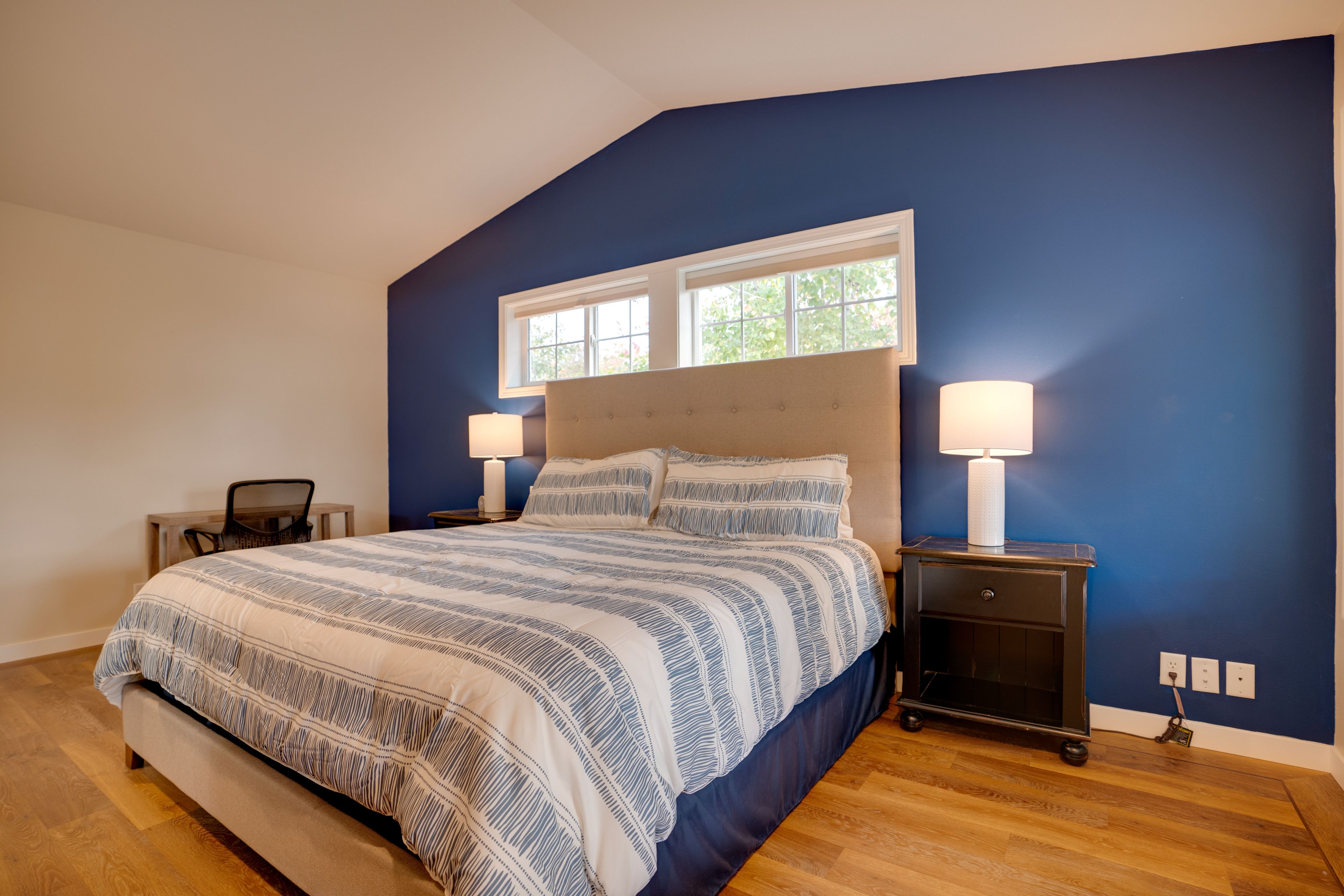 Bedroom 1 | King Bed