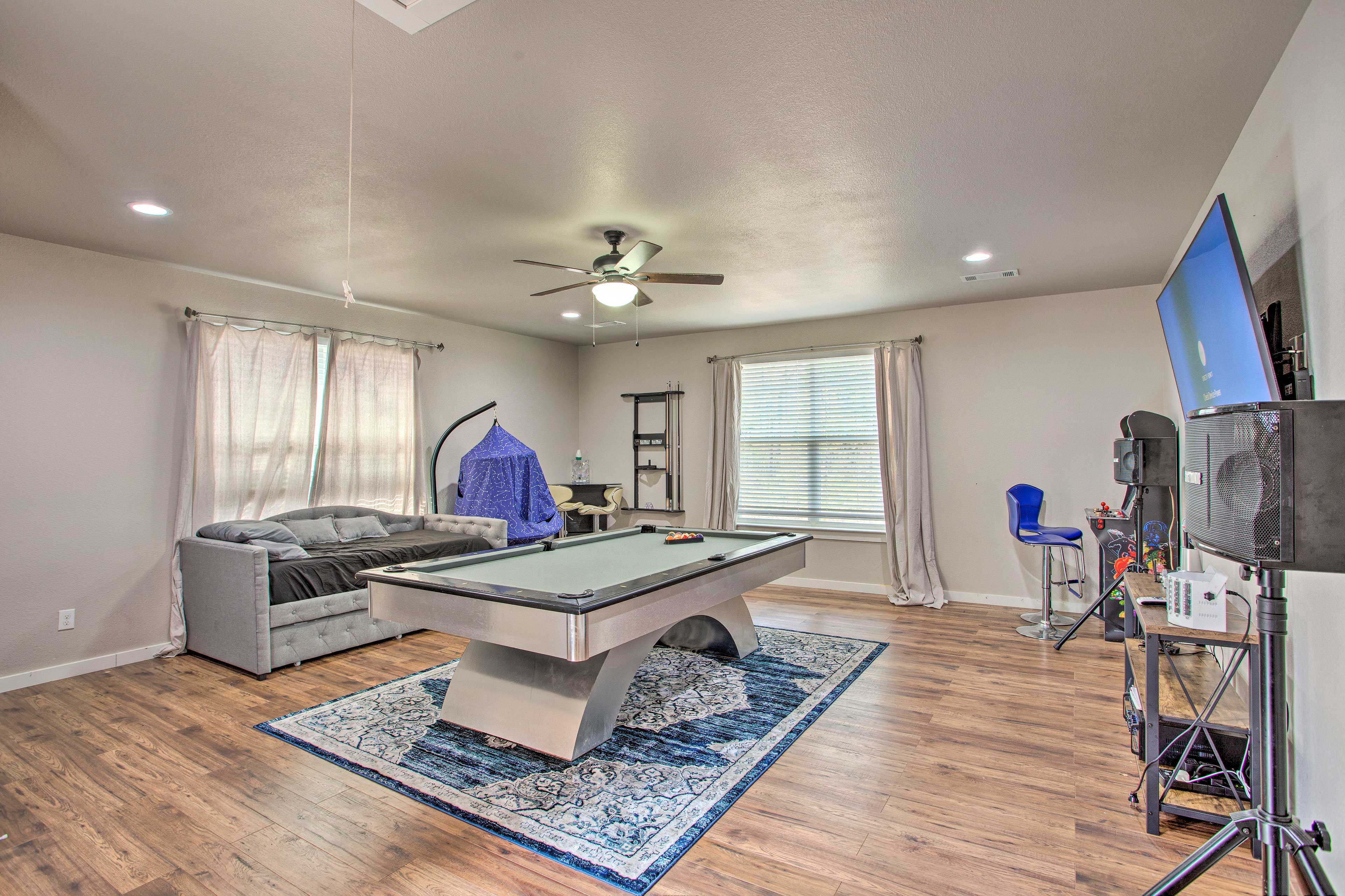 Game Room | Pool Table | Arcade Machine | Twin Daybed w/ Twin Trundle