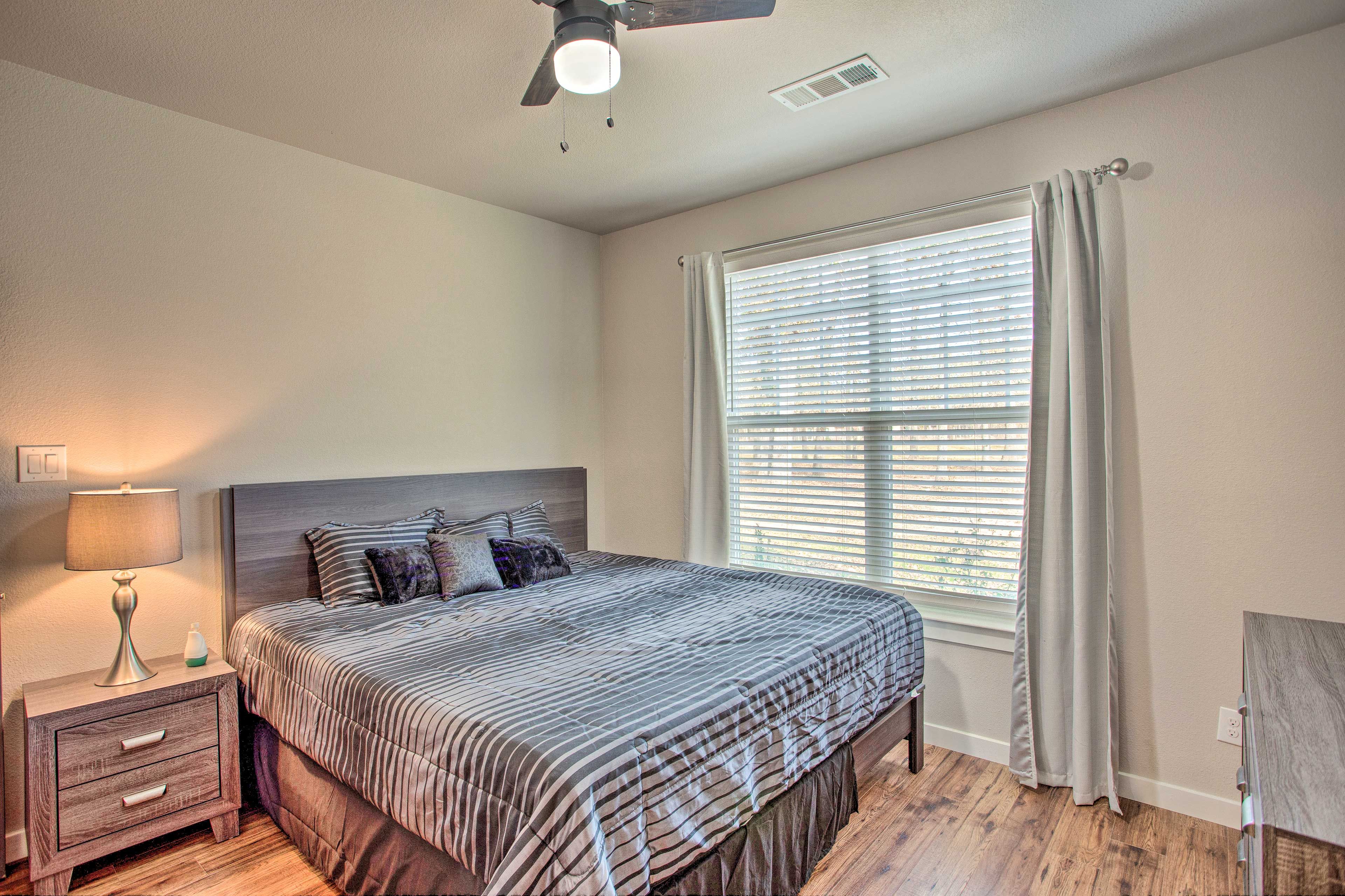 Bedroom 3 | King Bed