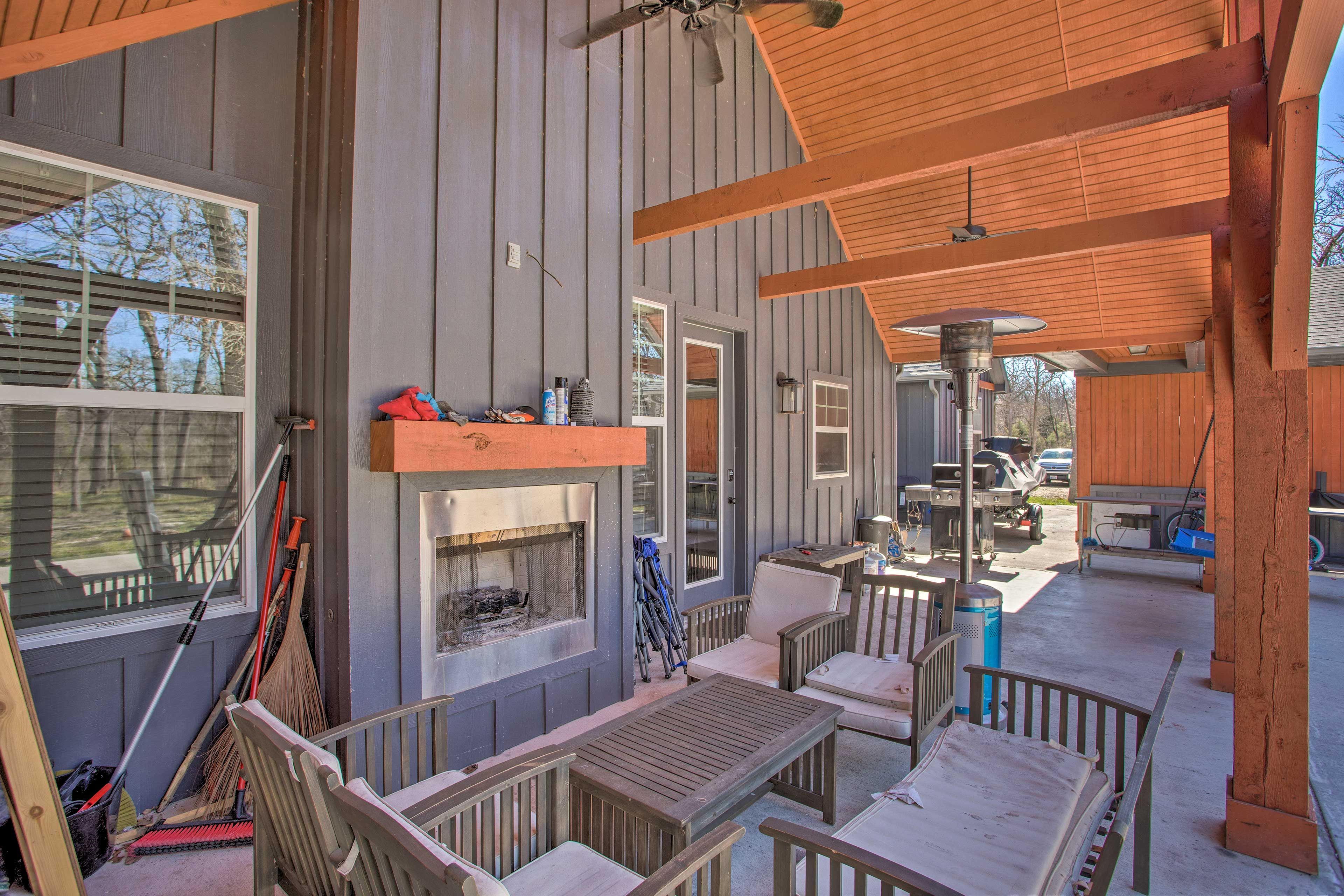 Backyard Patio | Gas Fireplace | Gas Grill