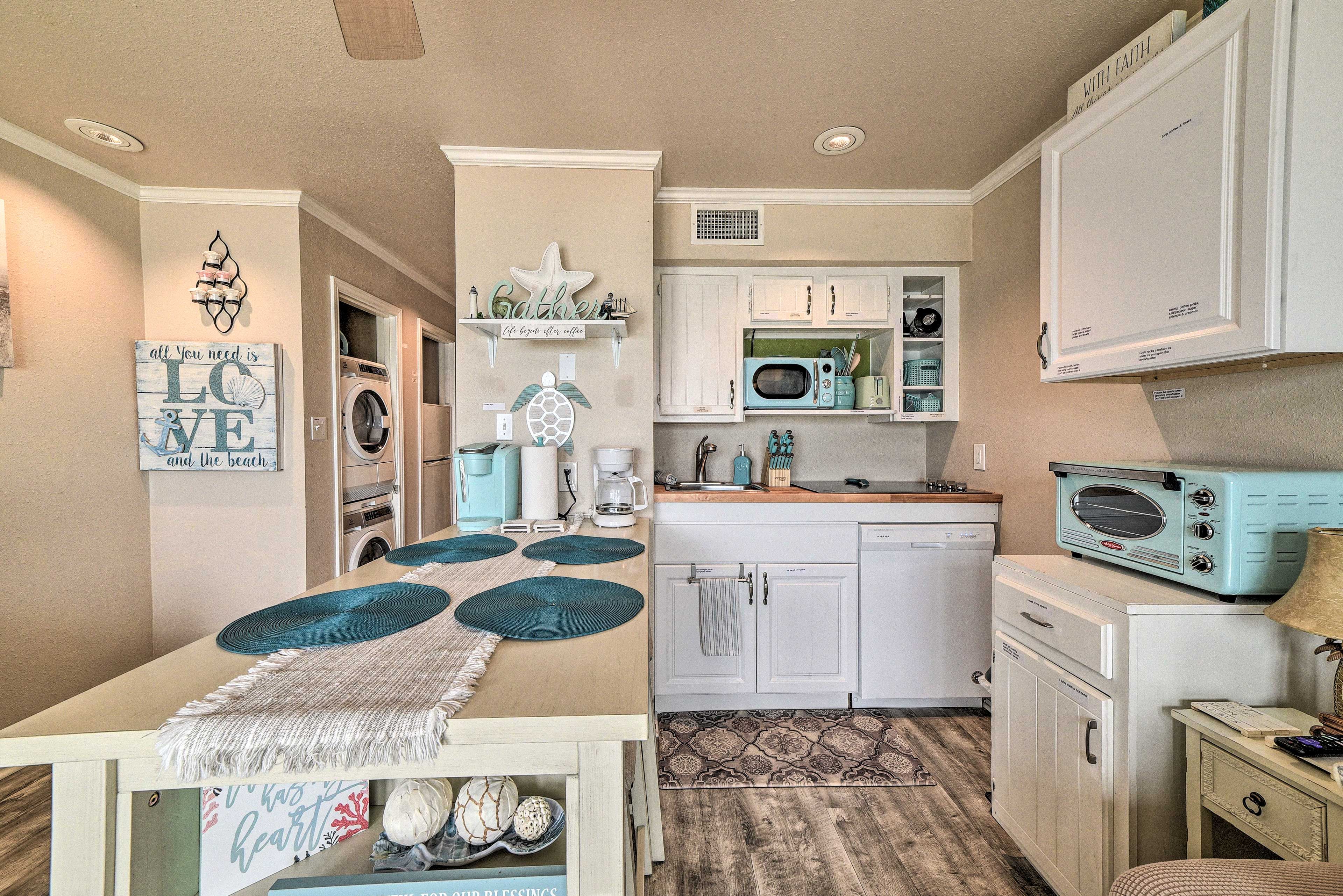 Kitchenette | Coffee Makers | Stove/Oven