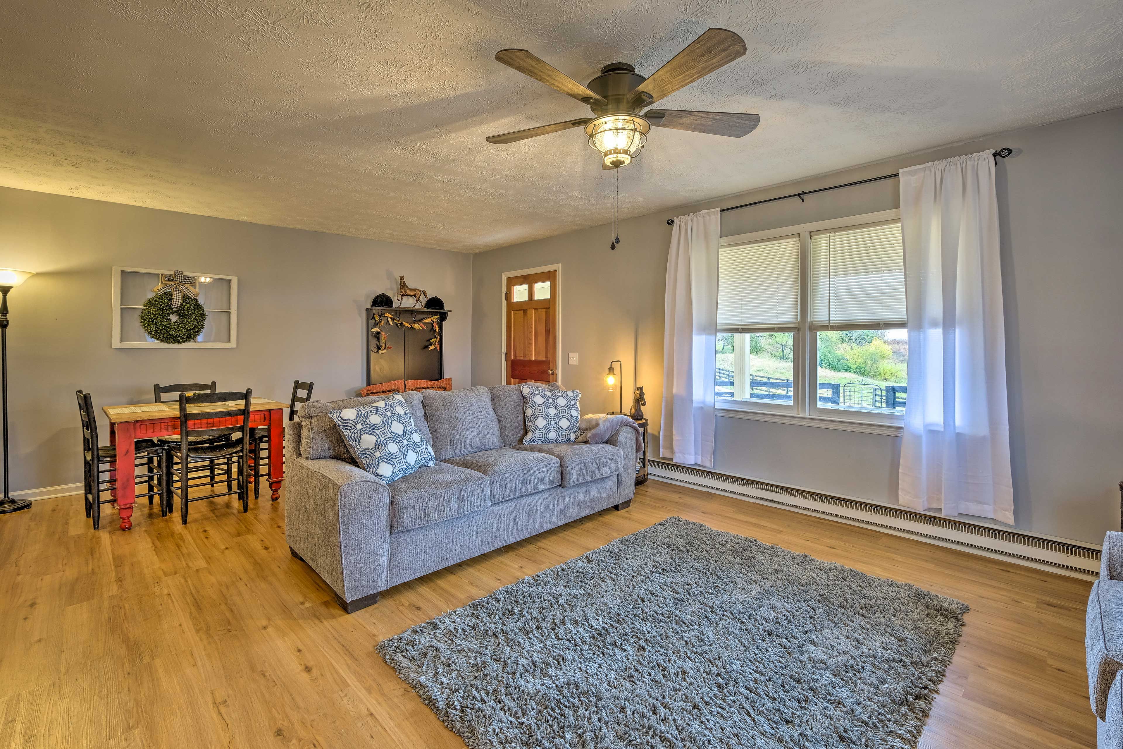 Living Room | Single Story