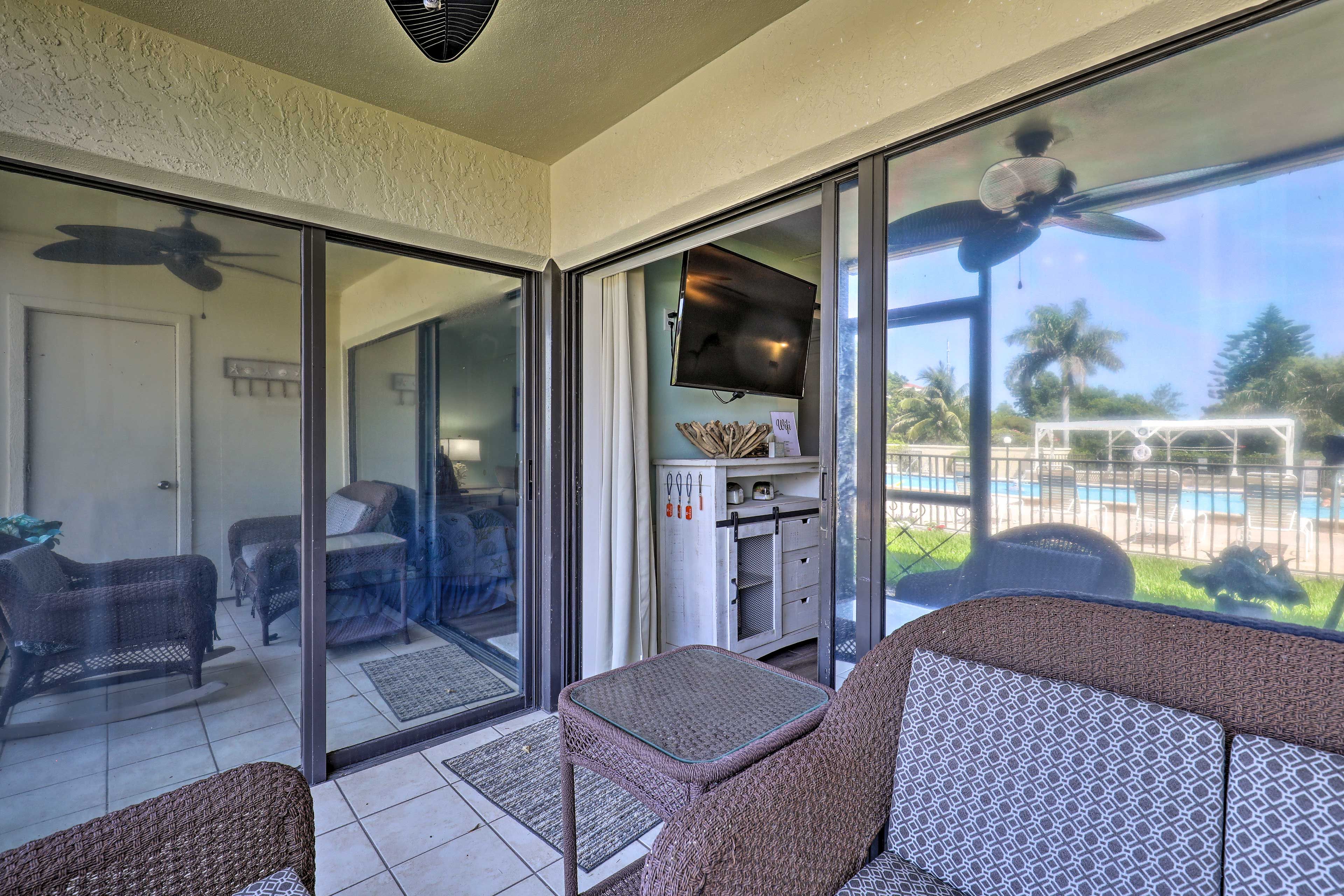 Private Screened-In Porch