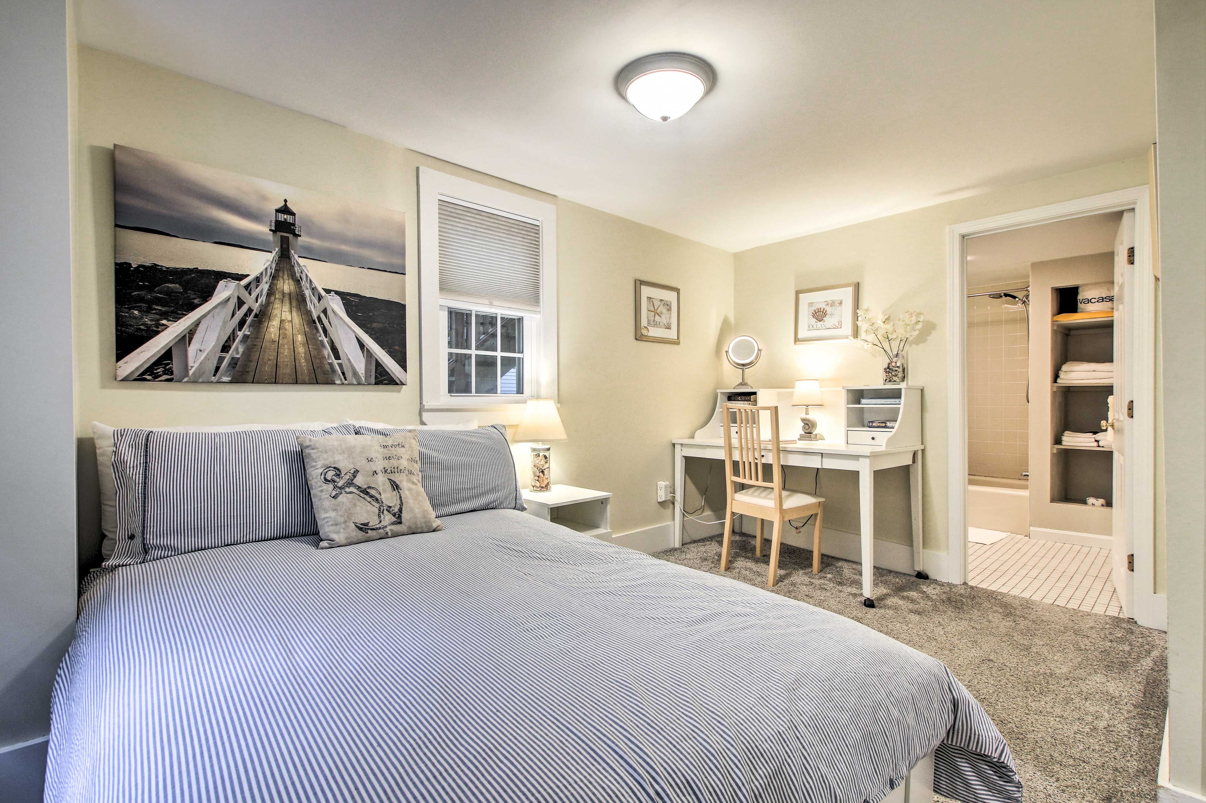 Bedroom | Full Bed