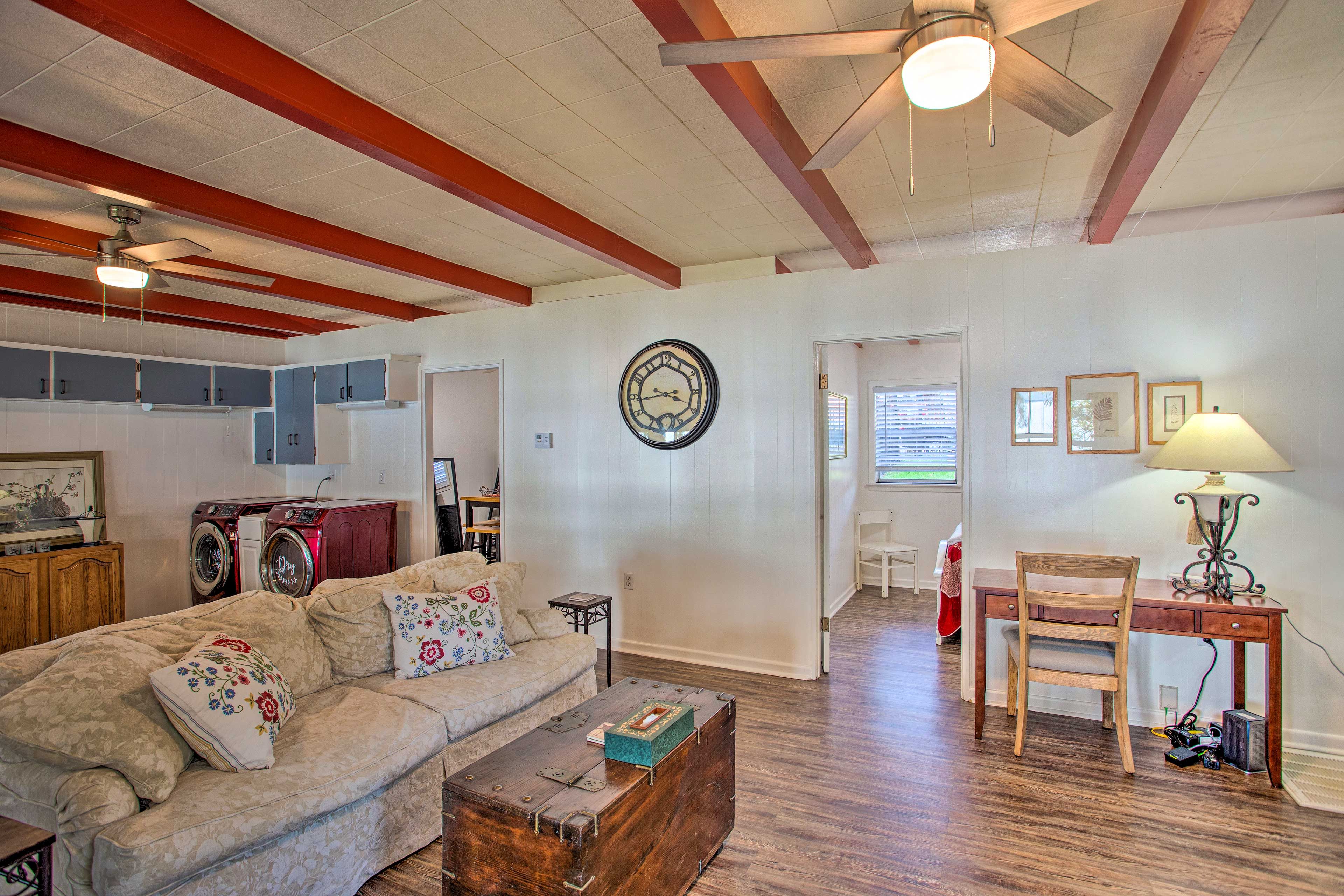 Living Room | Free WiFi | Central A/C & Heat