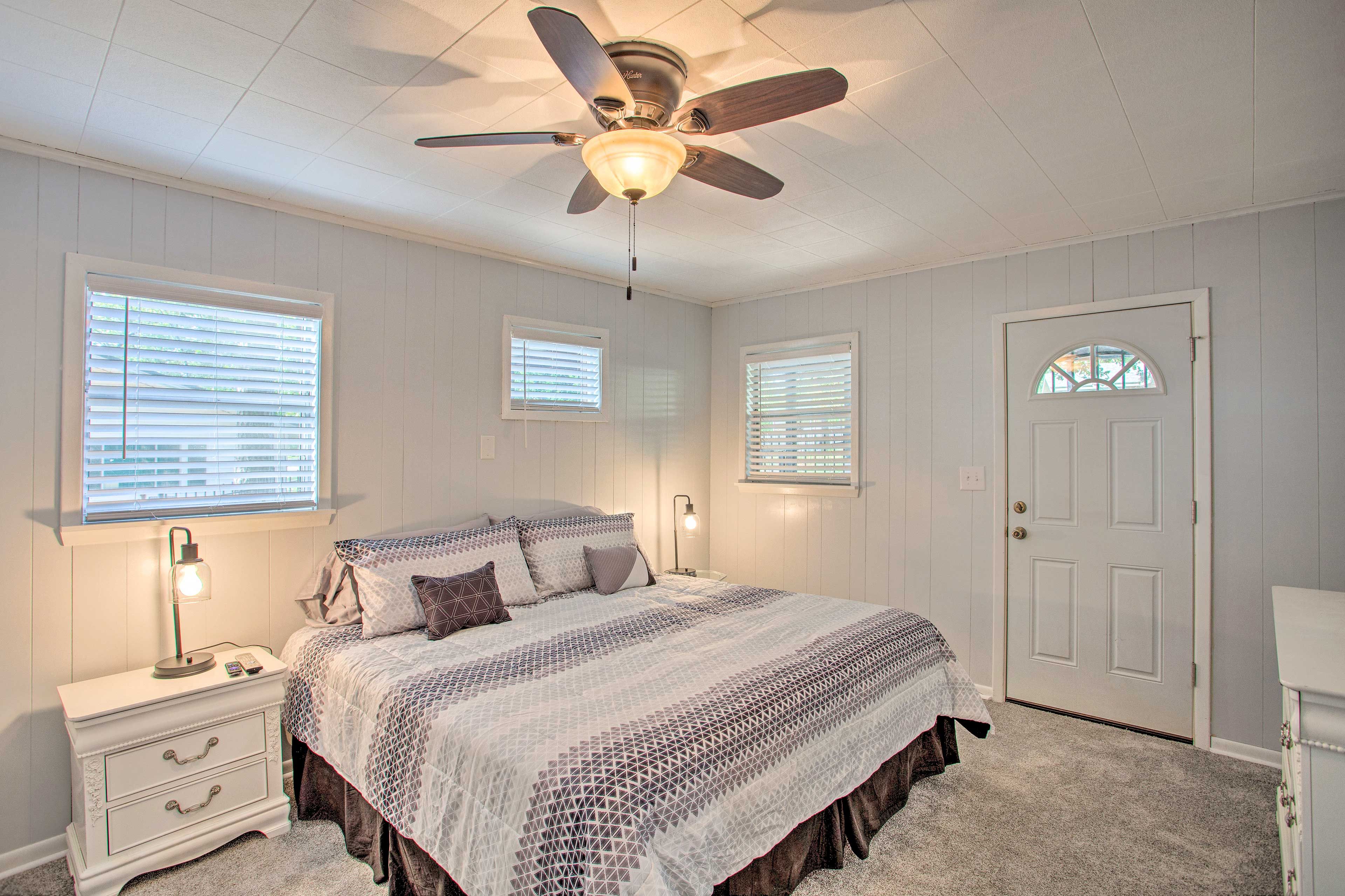Bedroom 1 | King Bed | Linens Provided