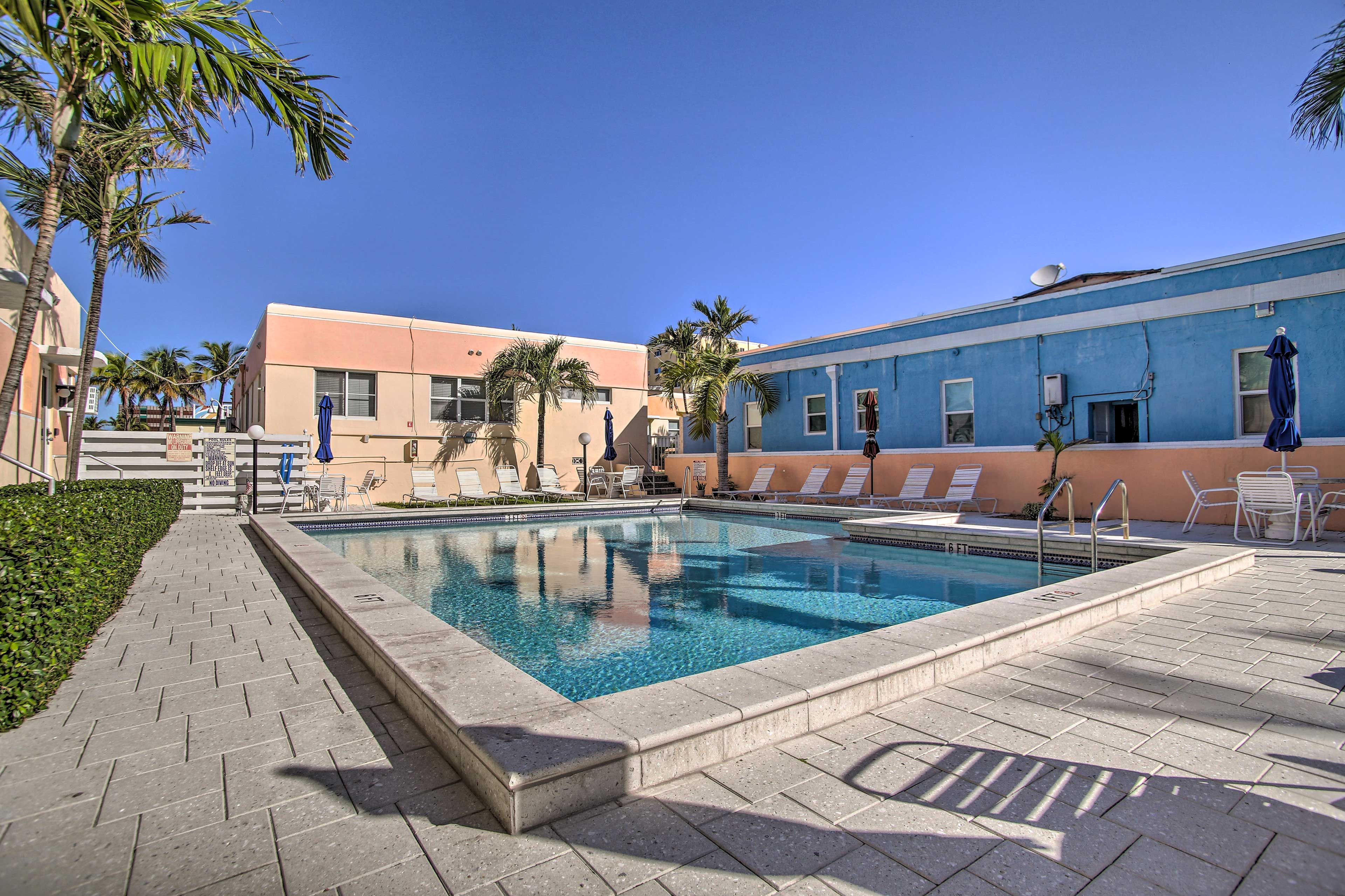 Community Pool | Outdoor Seating