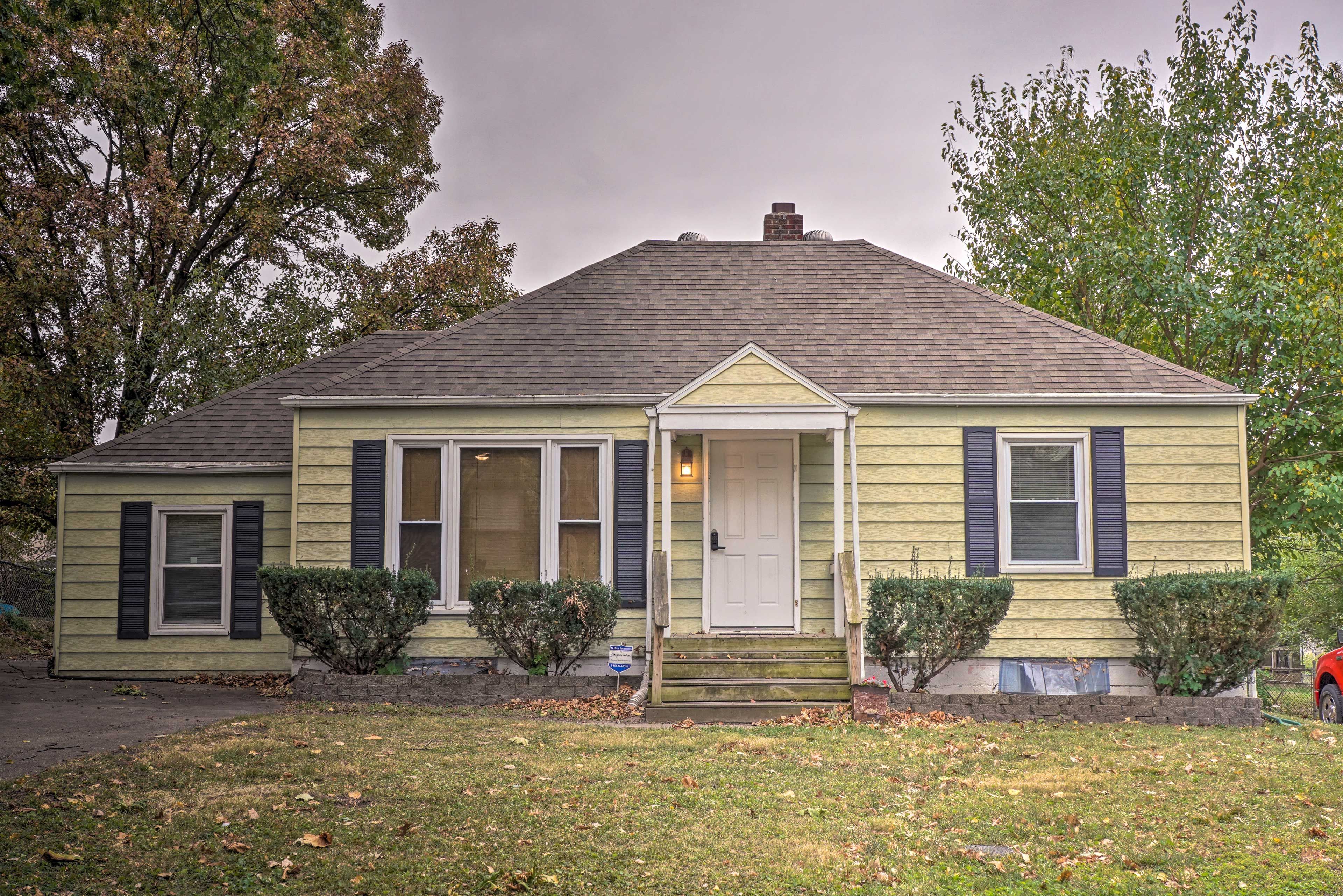 Kansas City, MO Vacation Rental | 2BR | 1BA | 1,000 Sq Ft
