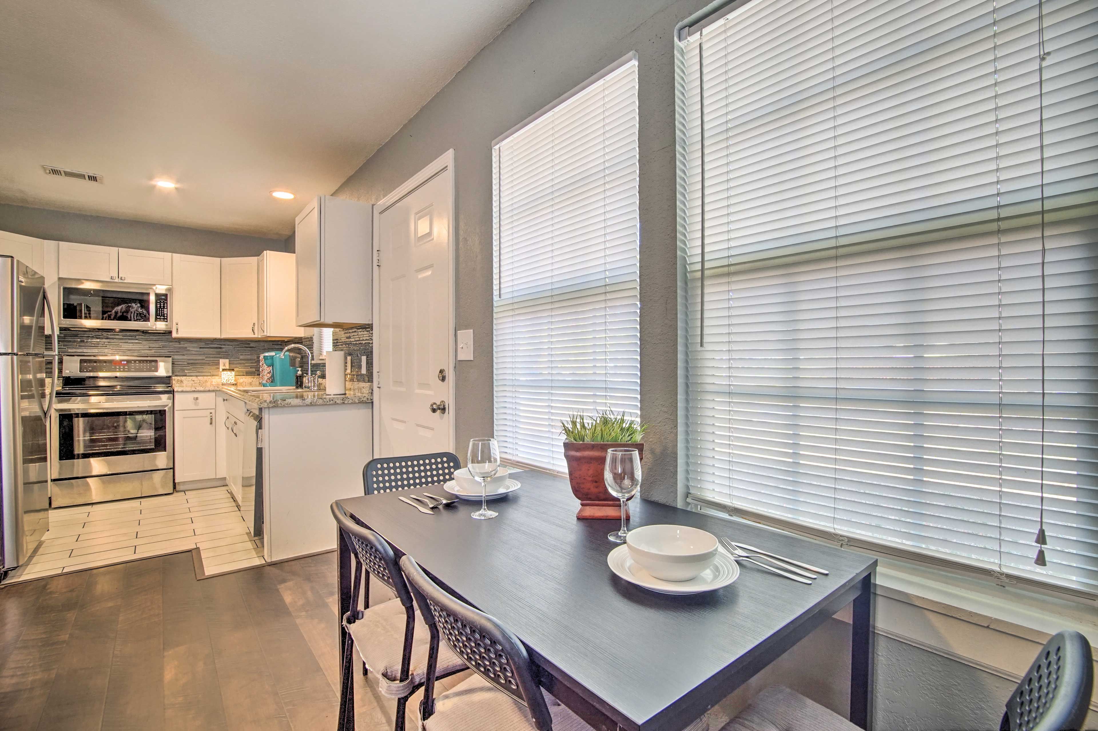 Dining Room | Dishware & Flatware