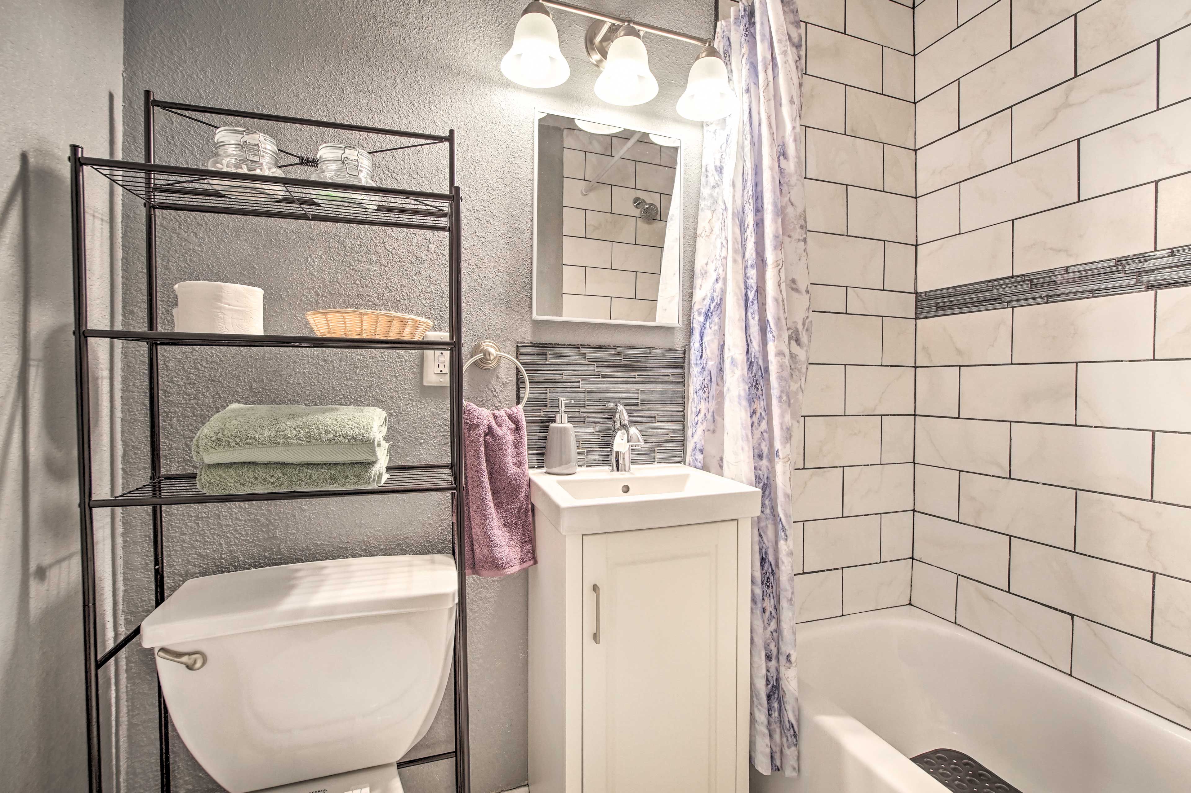 Bathroom | Towels Provided