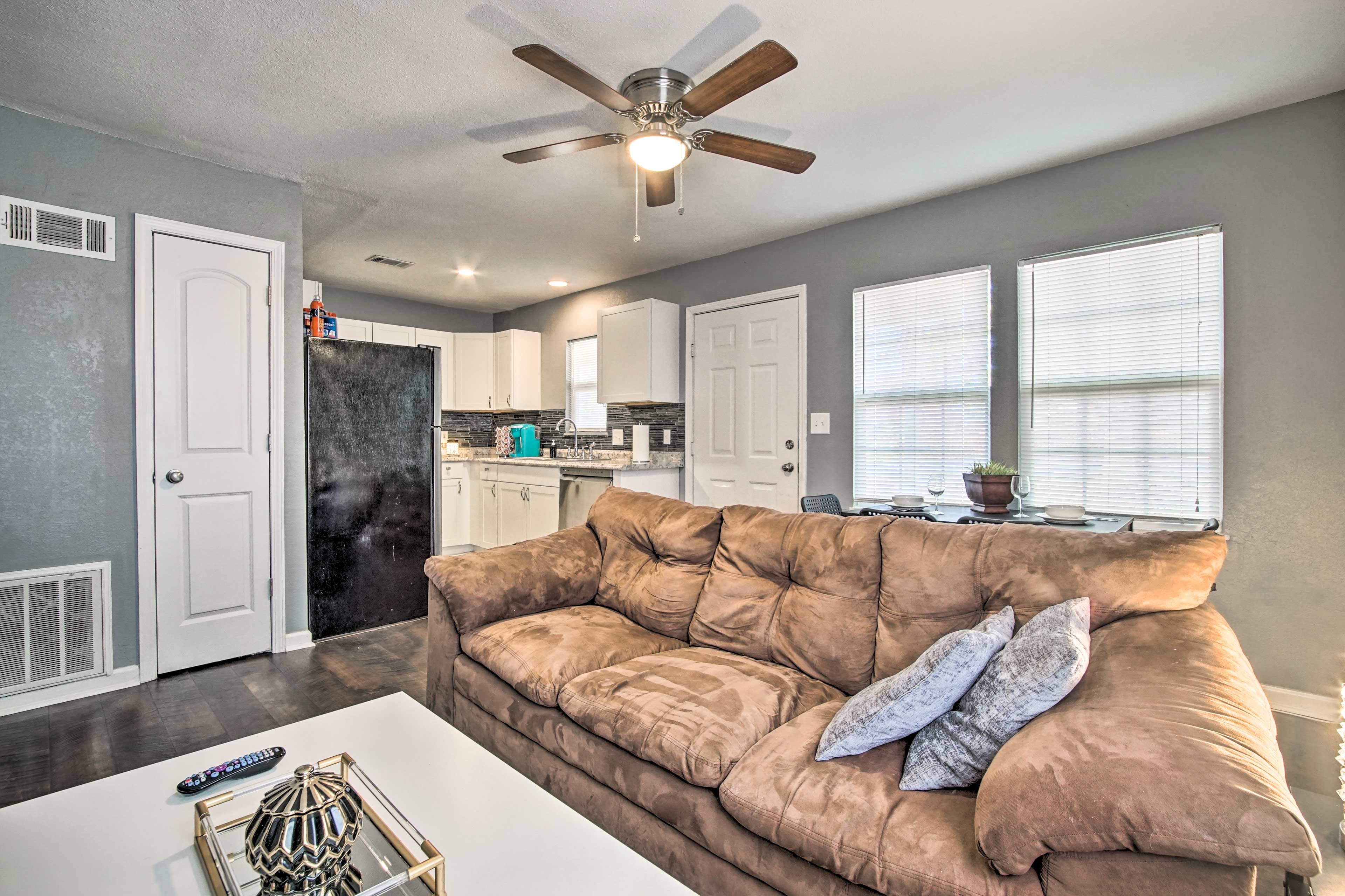Living Room | Free WiFi