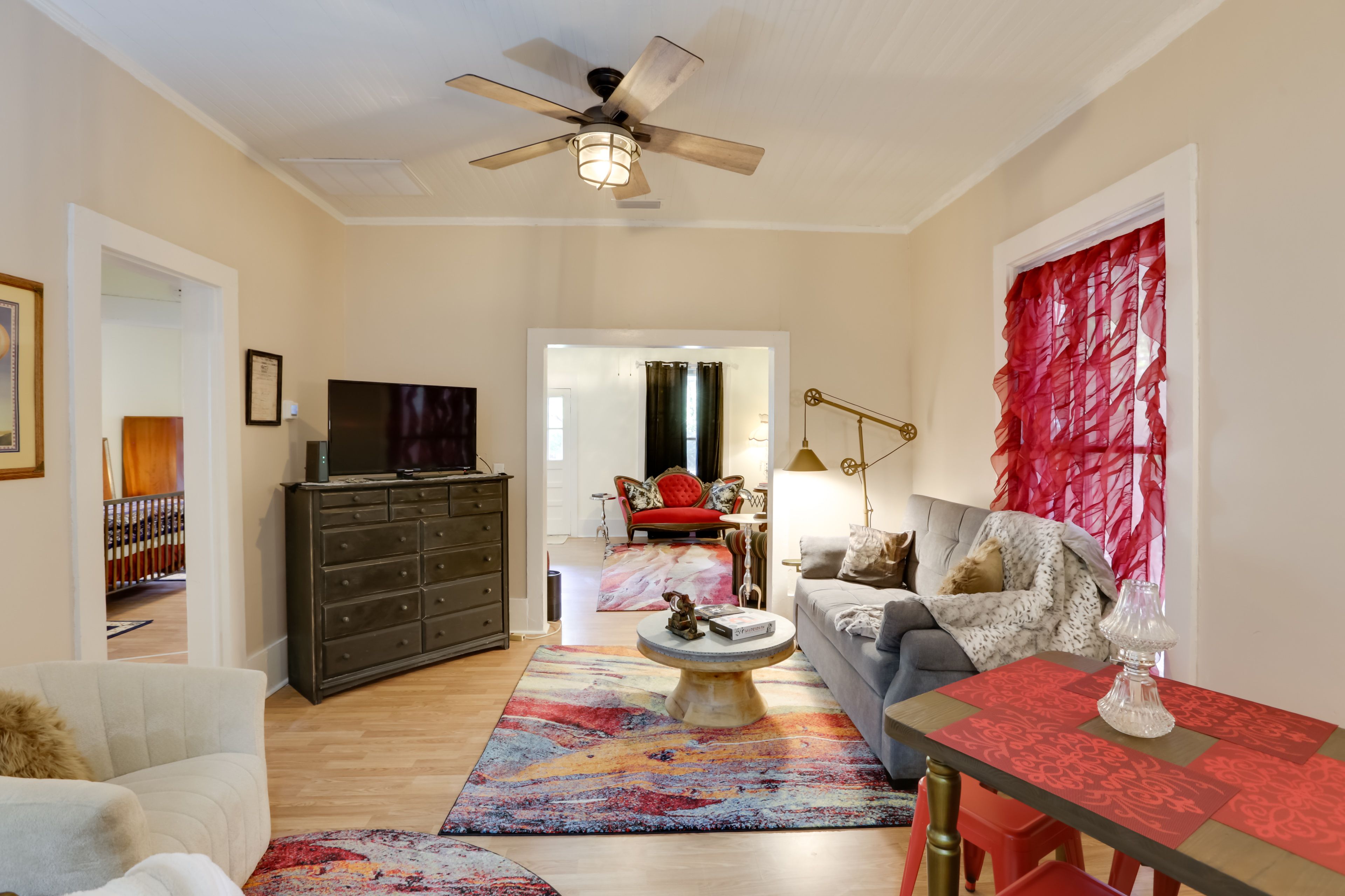 Living Room | Central Air Conditioning/Heat