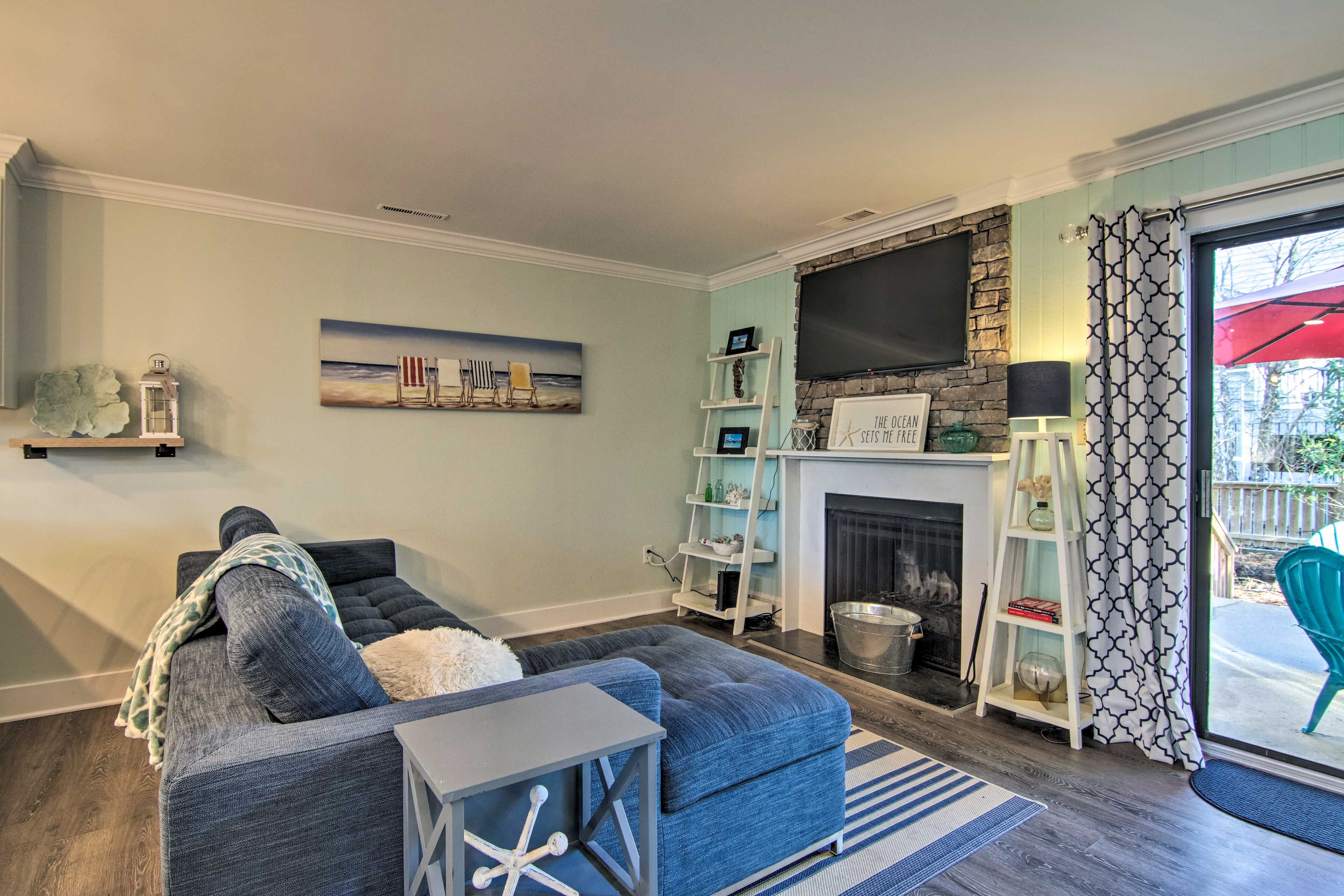 Main Living Space | Central Heating & Air Conditioning | Smart TV