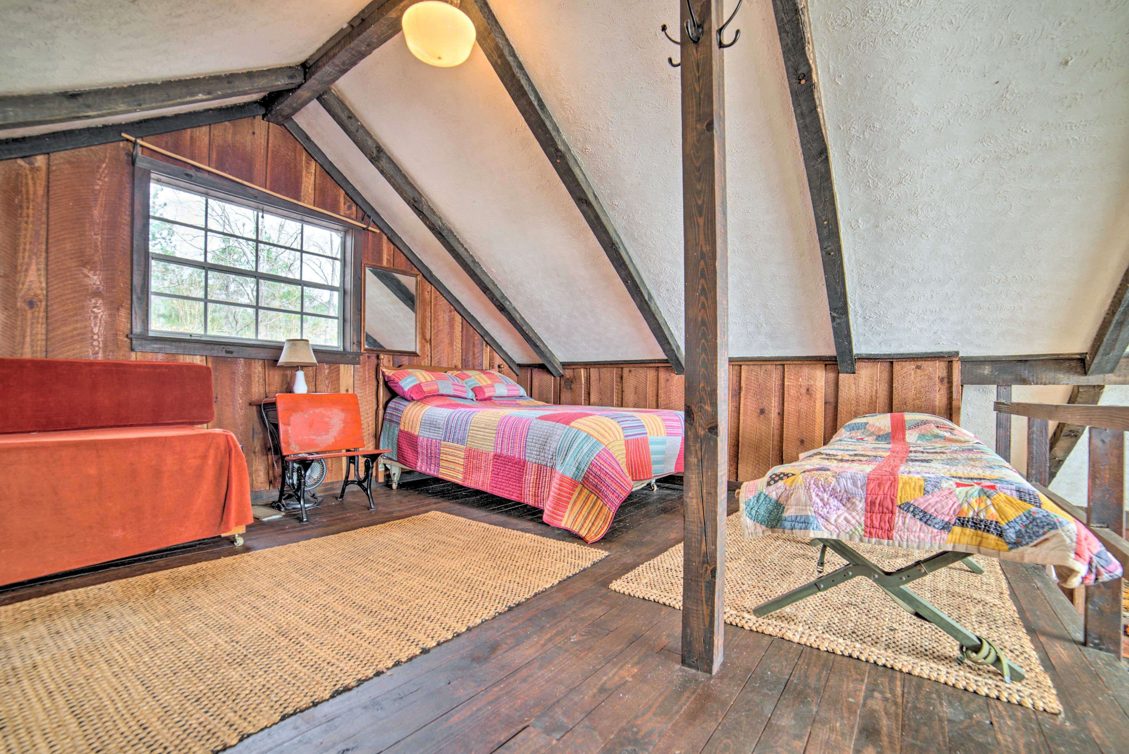Loft | Full Bed | Cot for Additional Sleeping | Daybeds No Longer Available
