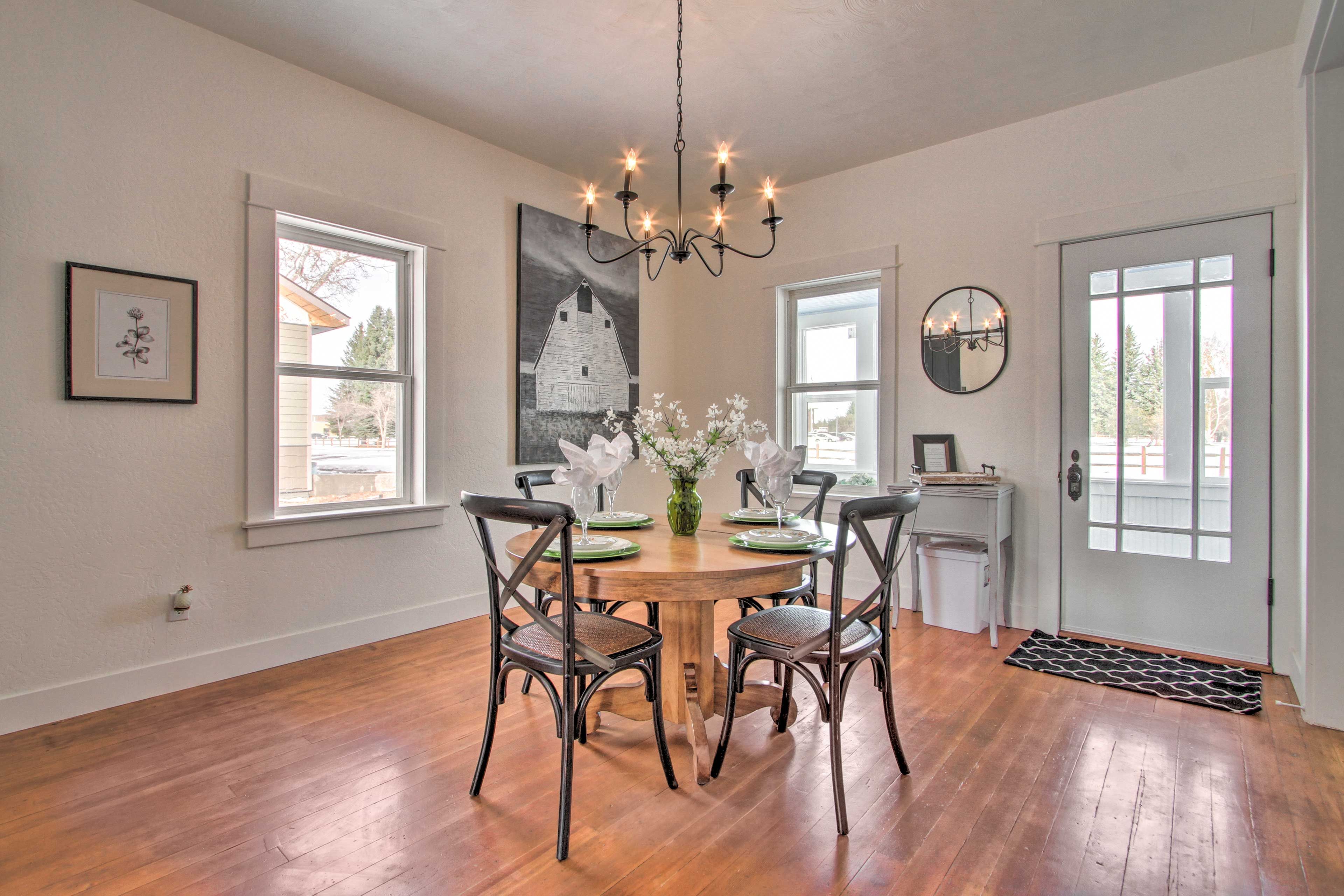 Dining Area | First Floor
