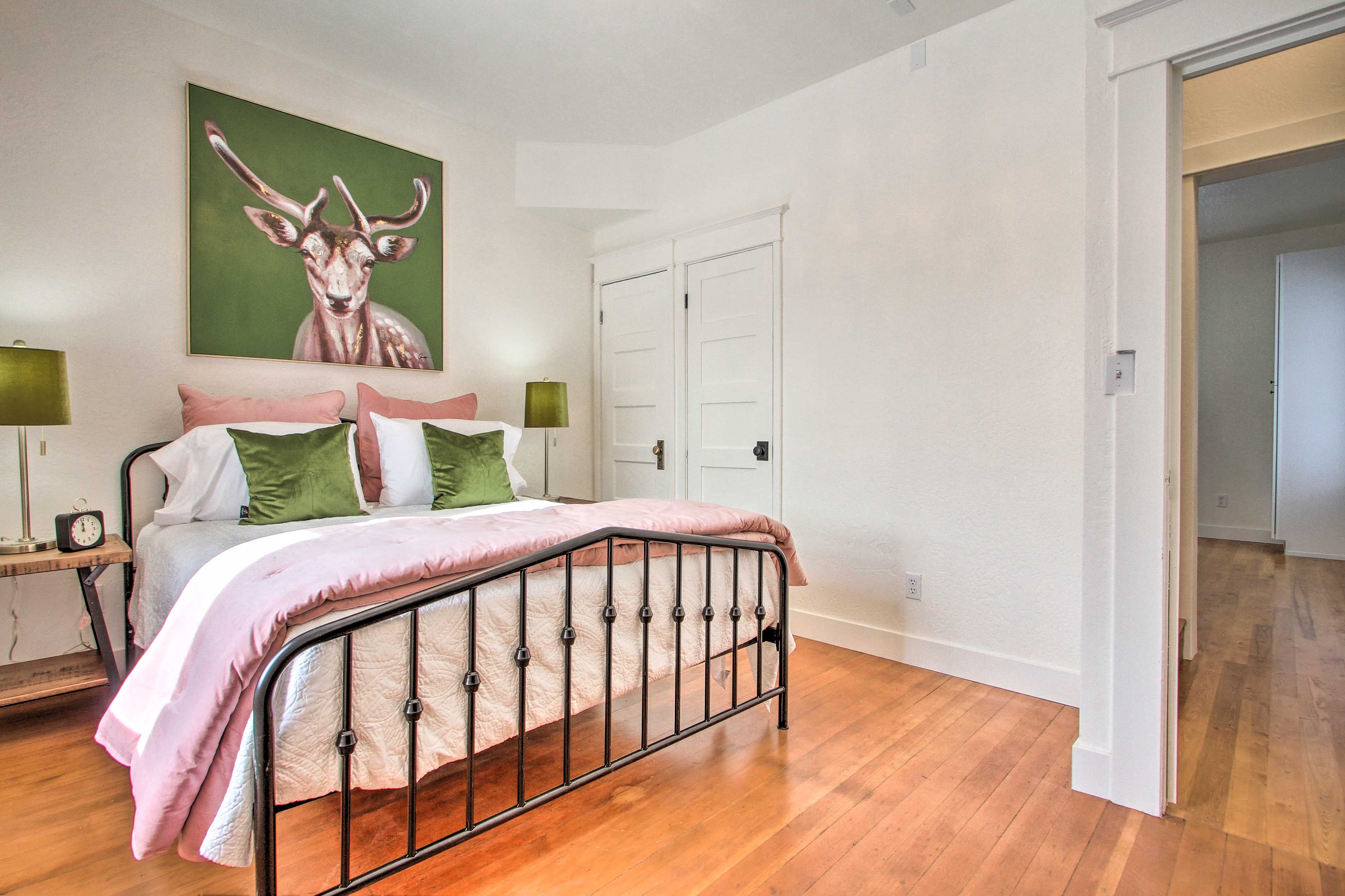 Main Bedroom | Flat-Screen Smart TV