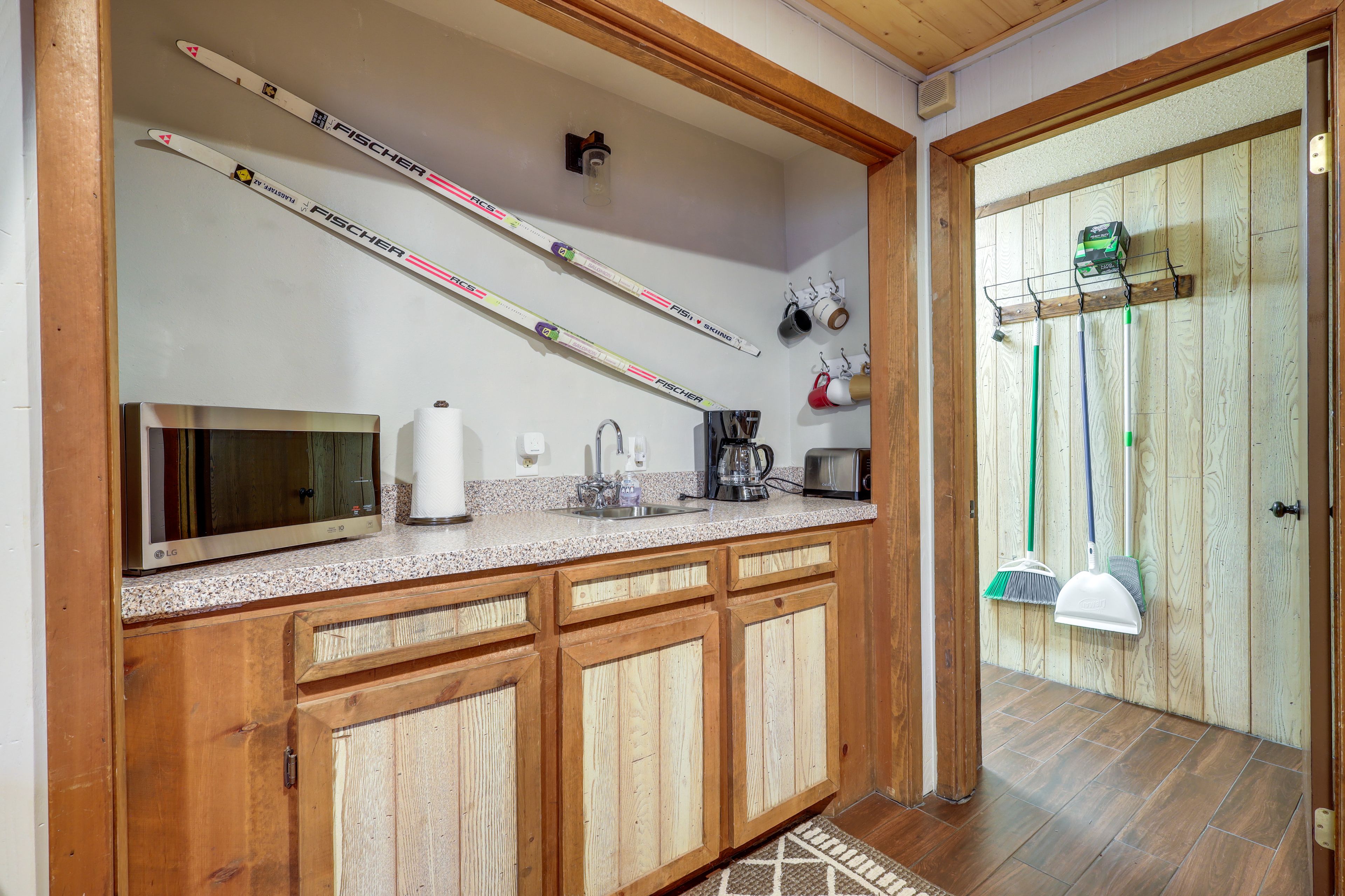 Wet Bar | Kitchen Appliances
